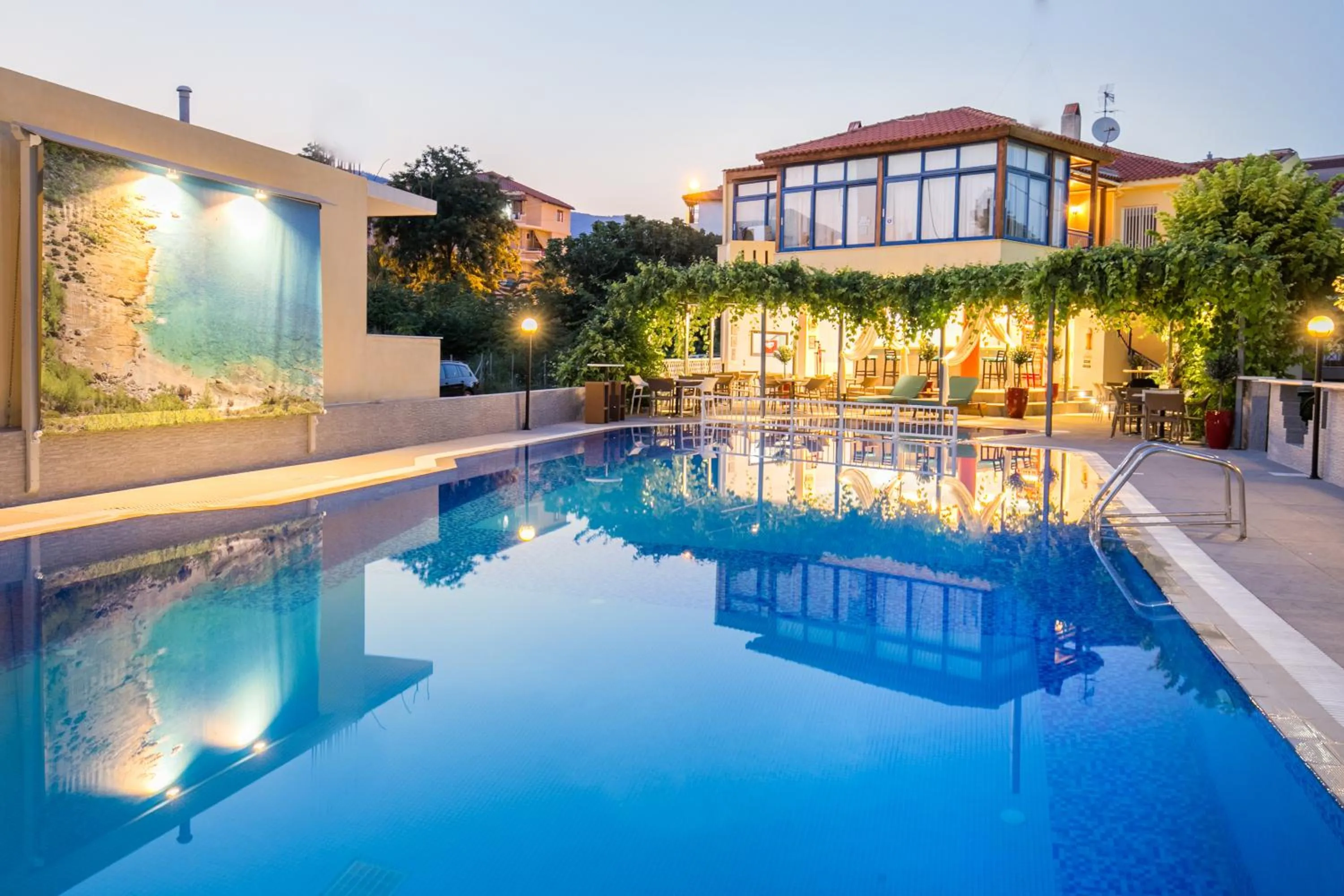 Swimming pool in Thalassies