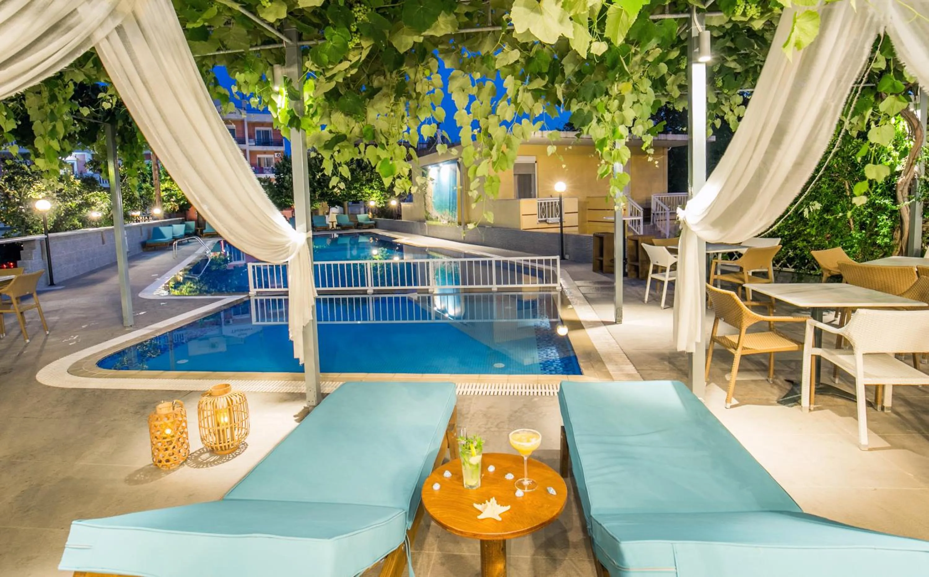 Swimming pool in Thalassies