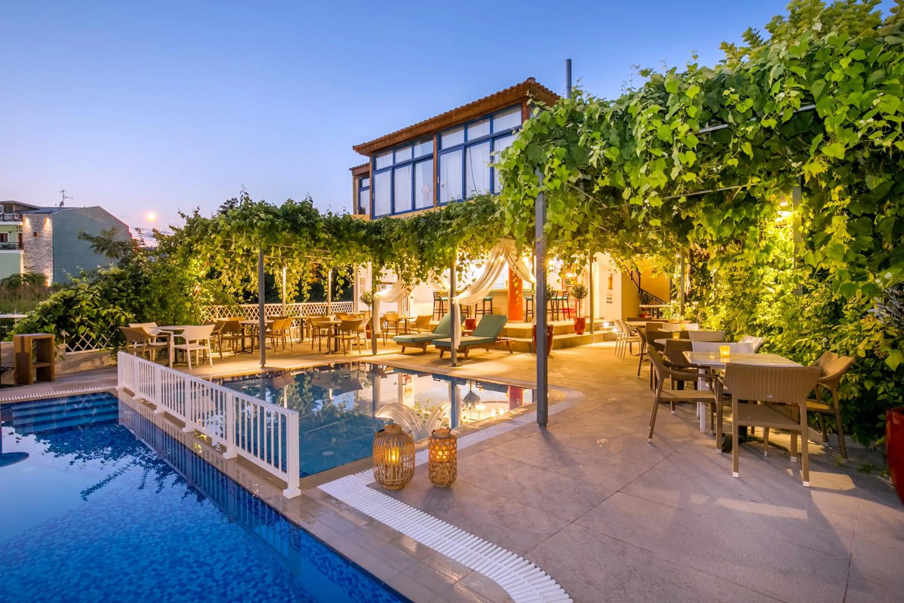 Swimming pool in Thalassies