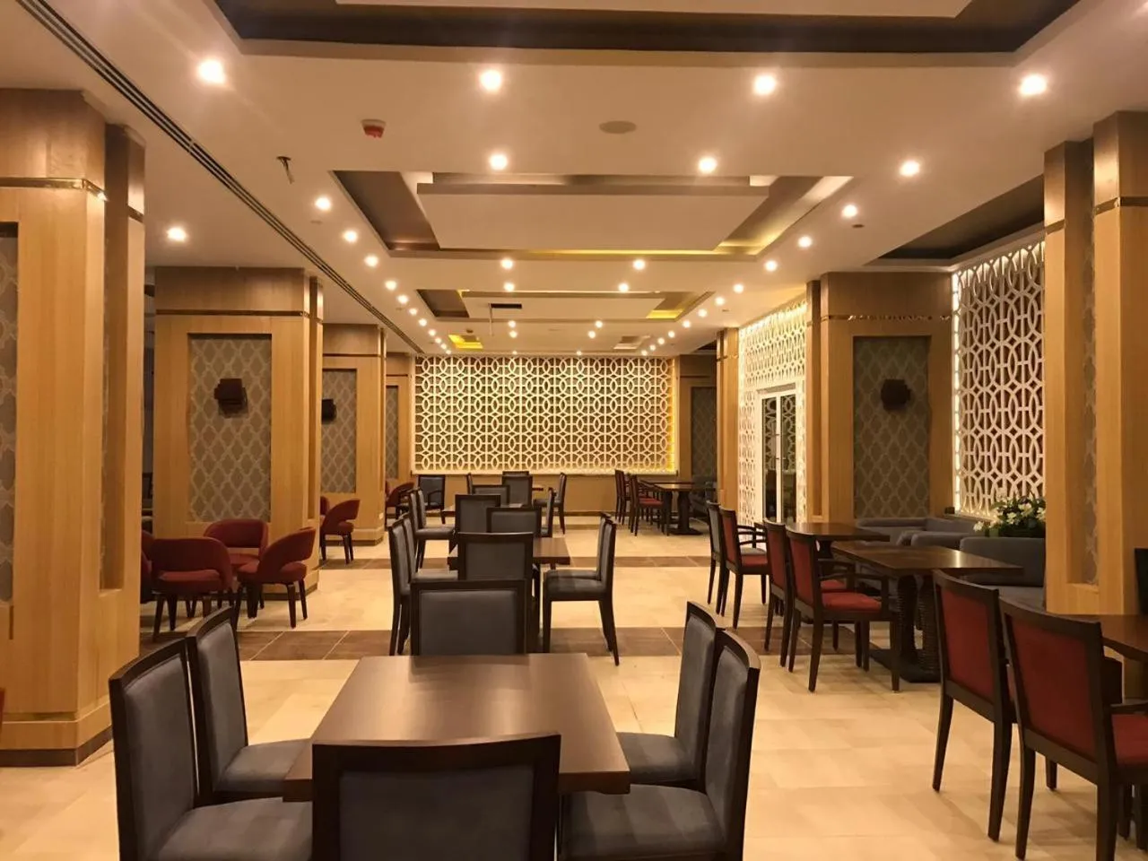 Restaurant/places to eat in Tolip North Coast Hotel