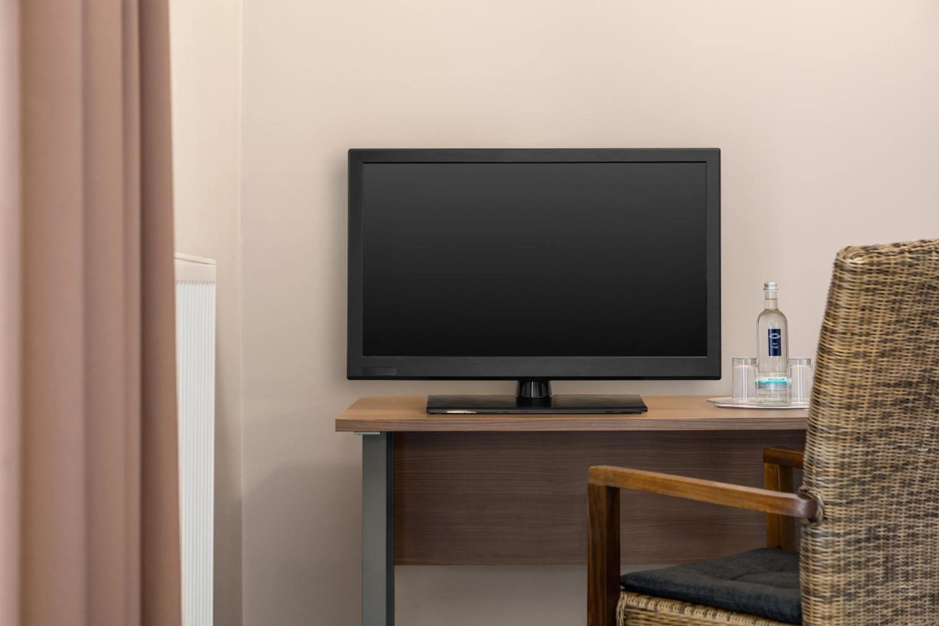 Photo of the whole room in Amedia Express Bielefeld, Trademark Collection by Wyndham