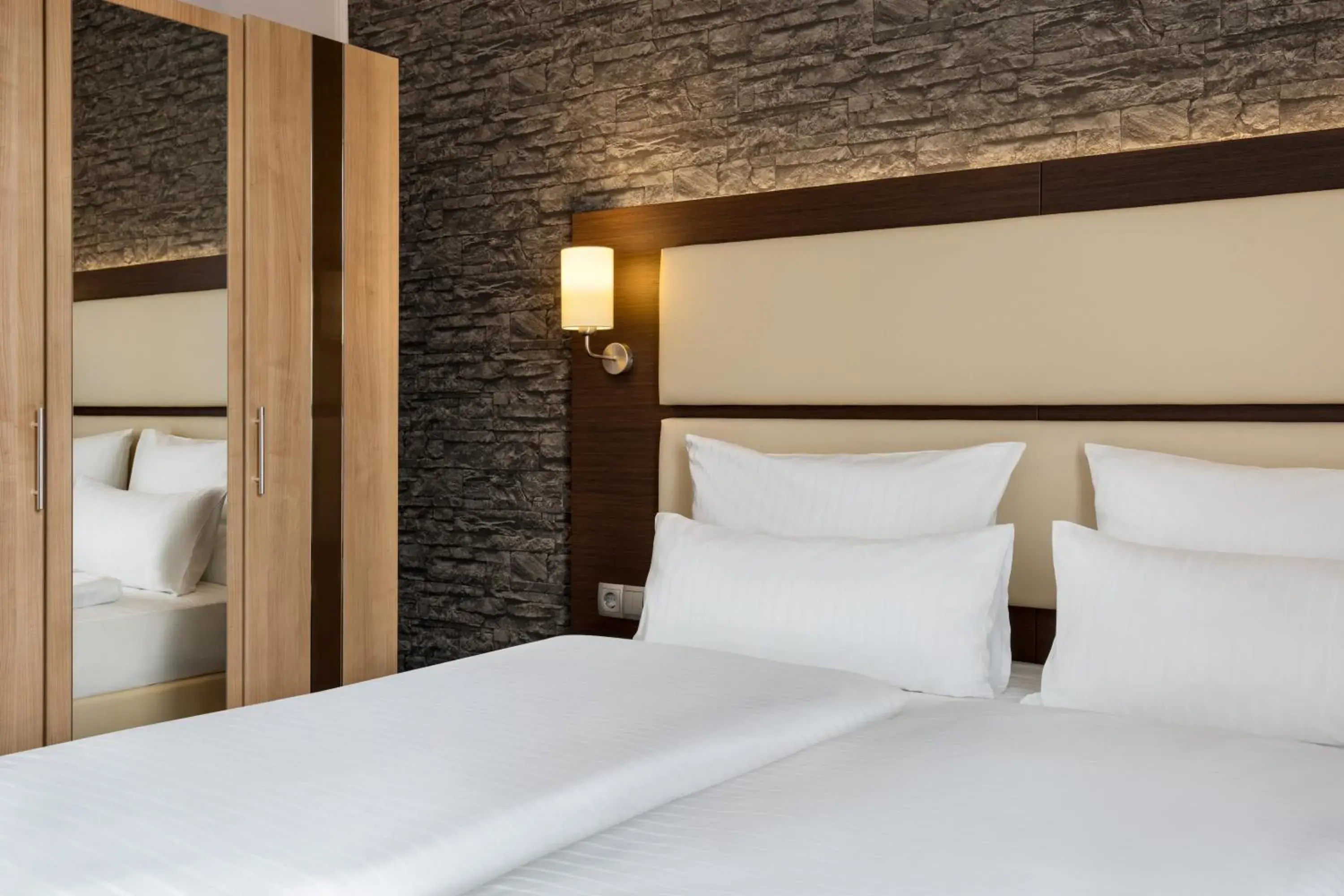 Comfort Accessible Room - single occupancy in Amedia Express Bielefeld, Trademark Collection by Wyndham Comfort Accessible Room - single occupancy in Amedia Express Bielefeld, Trademark Collection by Wyndham
