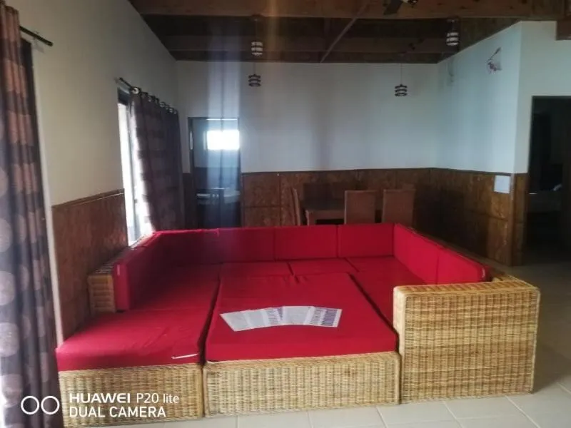 Living room in Villa de Pico Highland Beach Resort