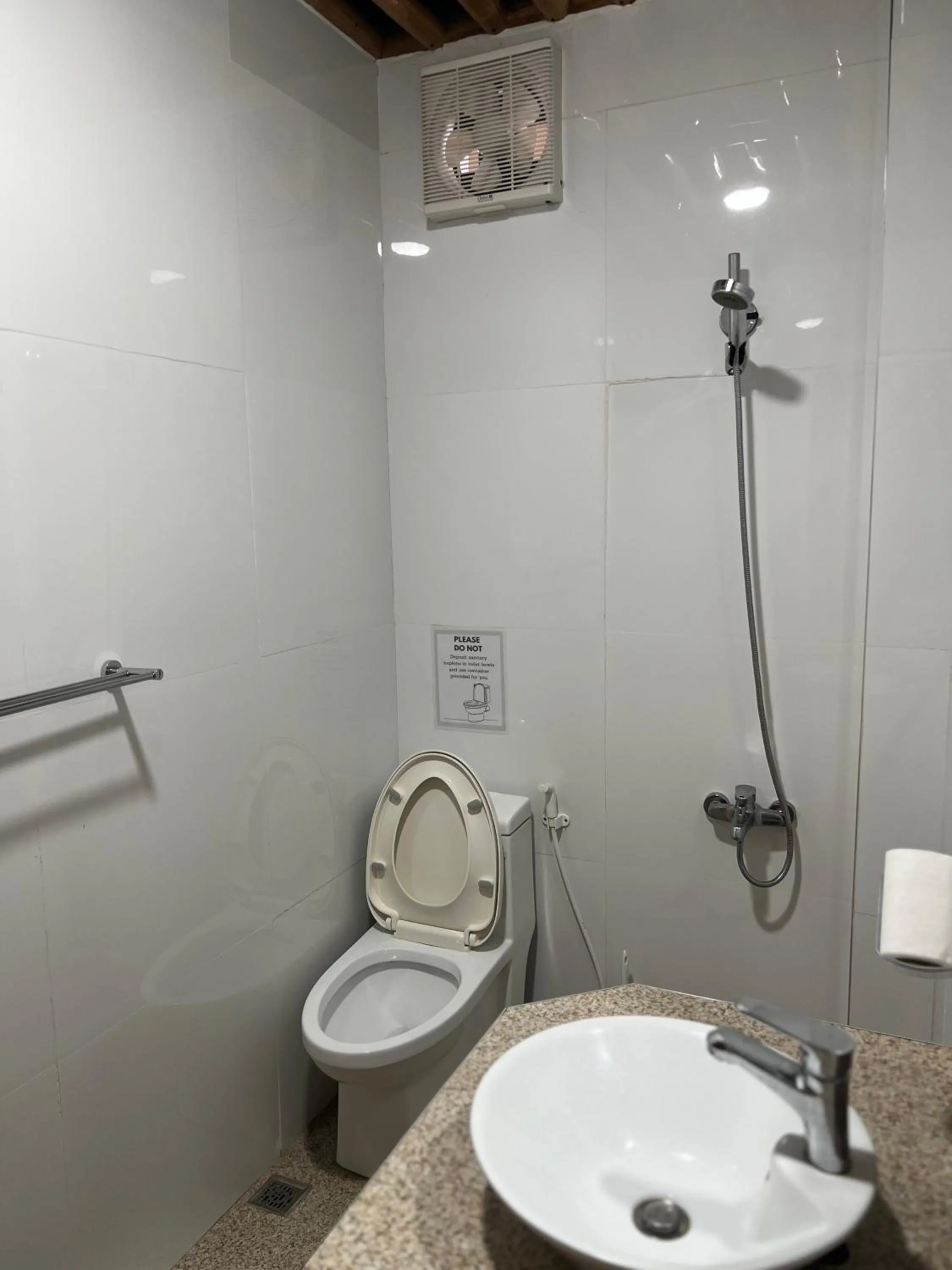 Toilet in Villa de Pico Highland Beach Resort