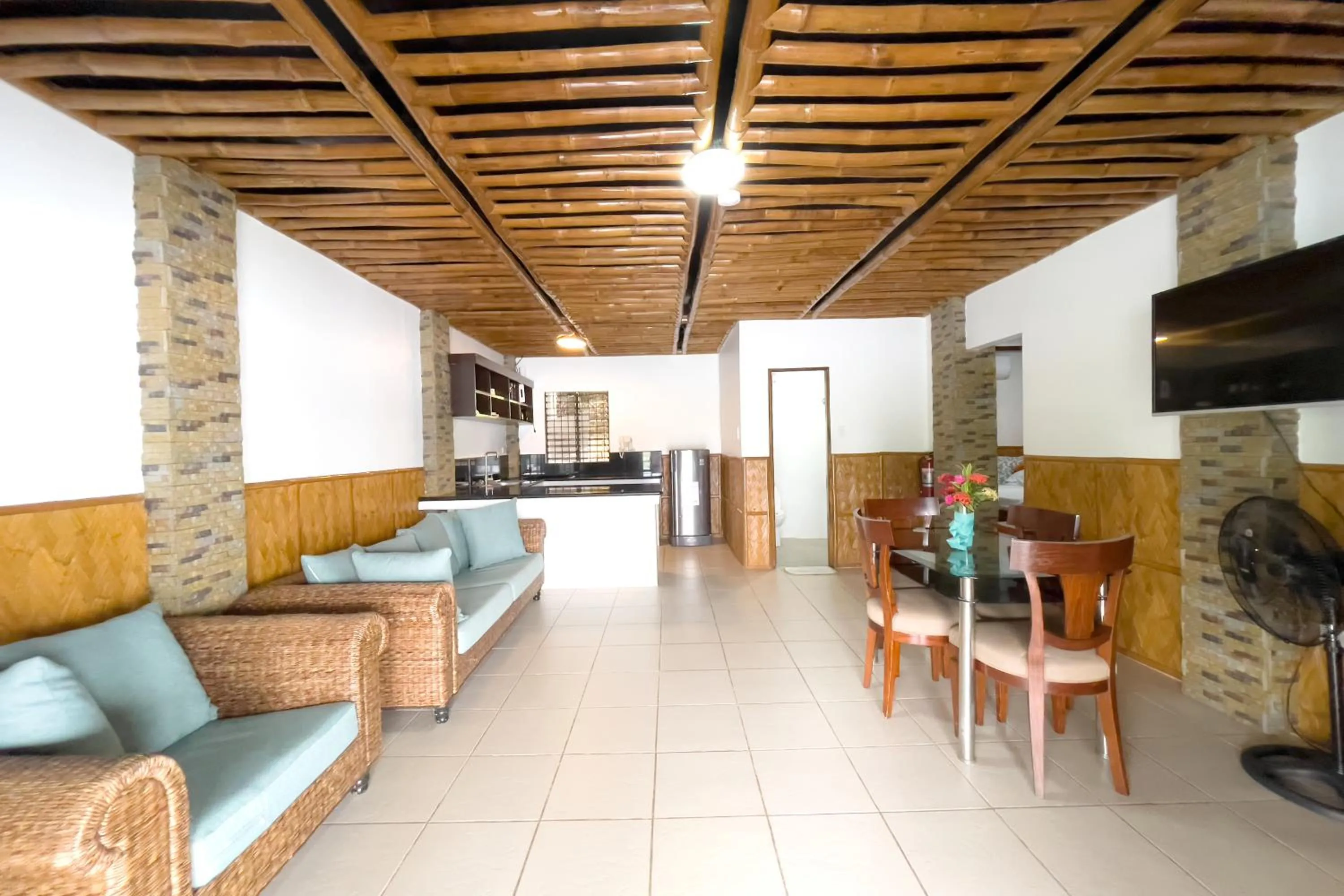 Villa de Pico Highland Beach Resort