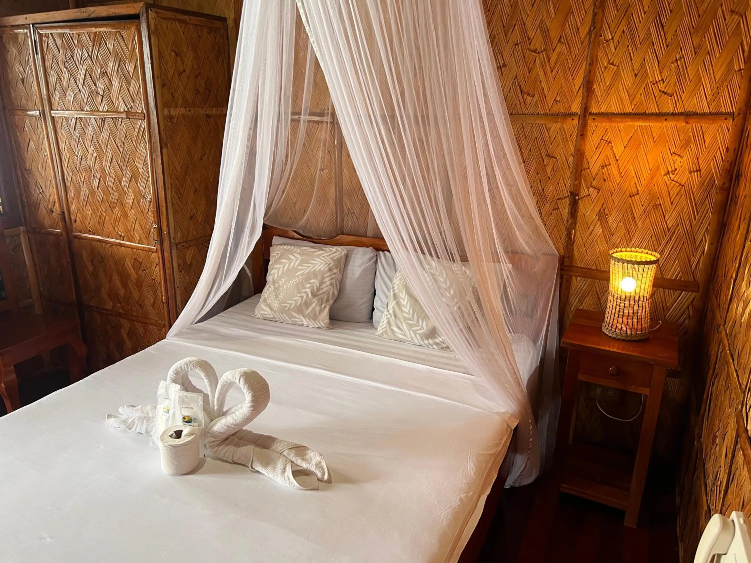 Bed in Villa de Pico Highland Beach Resort