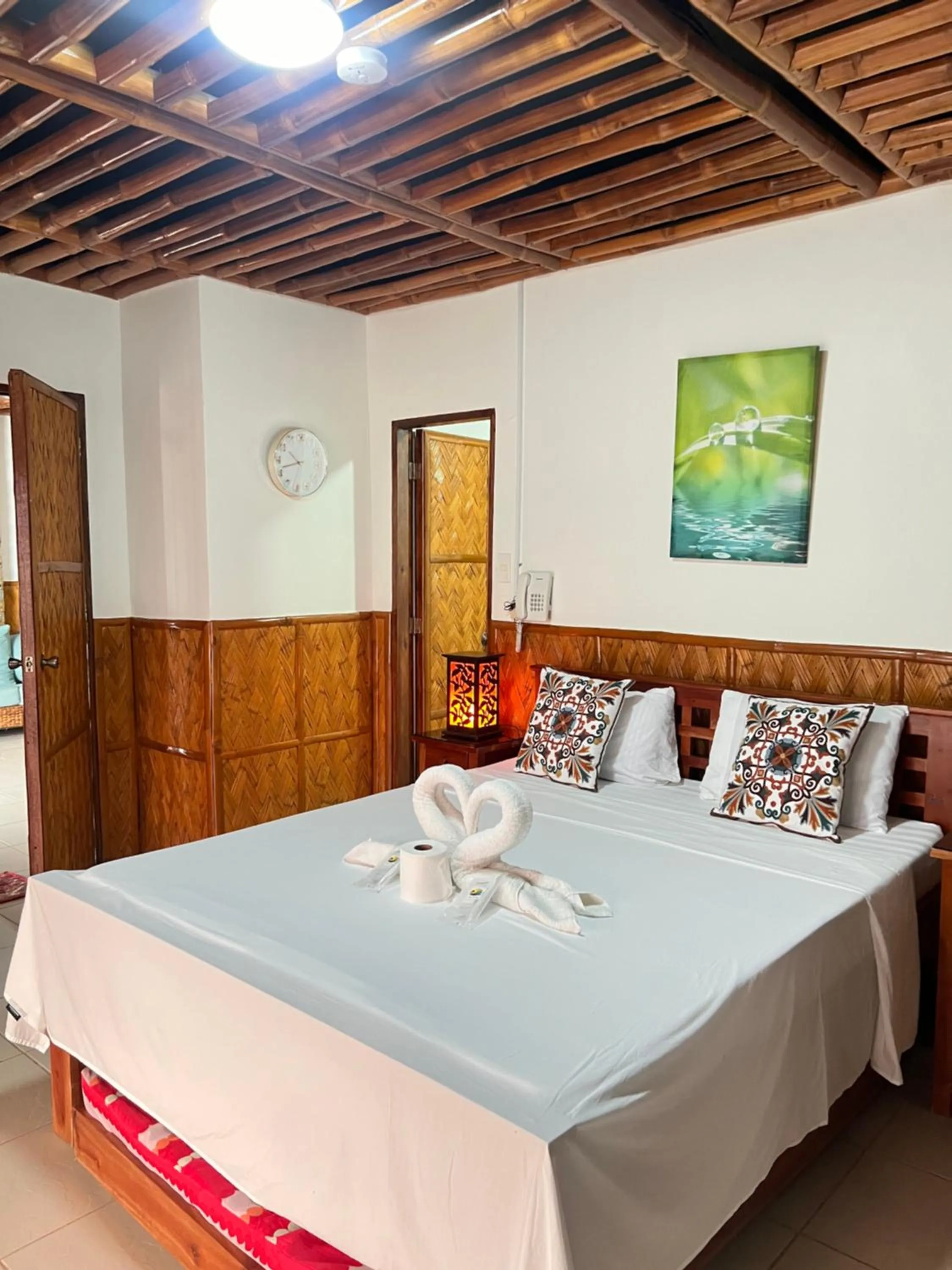 Bed in Villa de Pico Highland Beach Resort