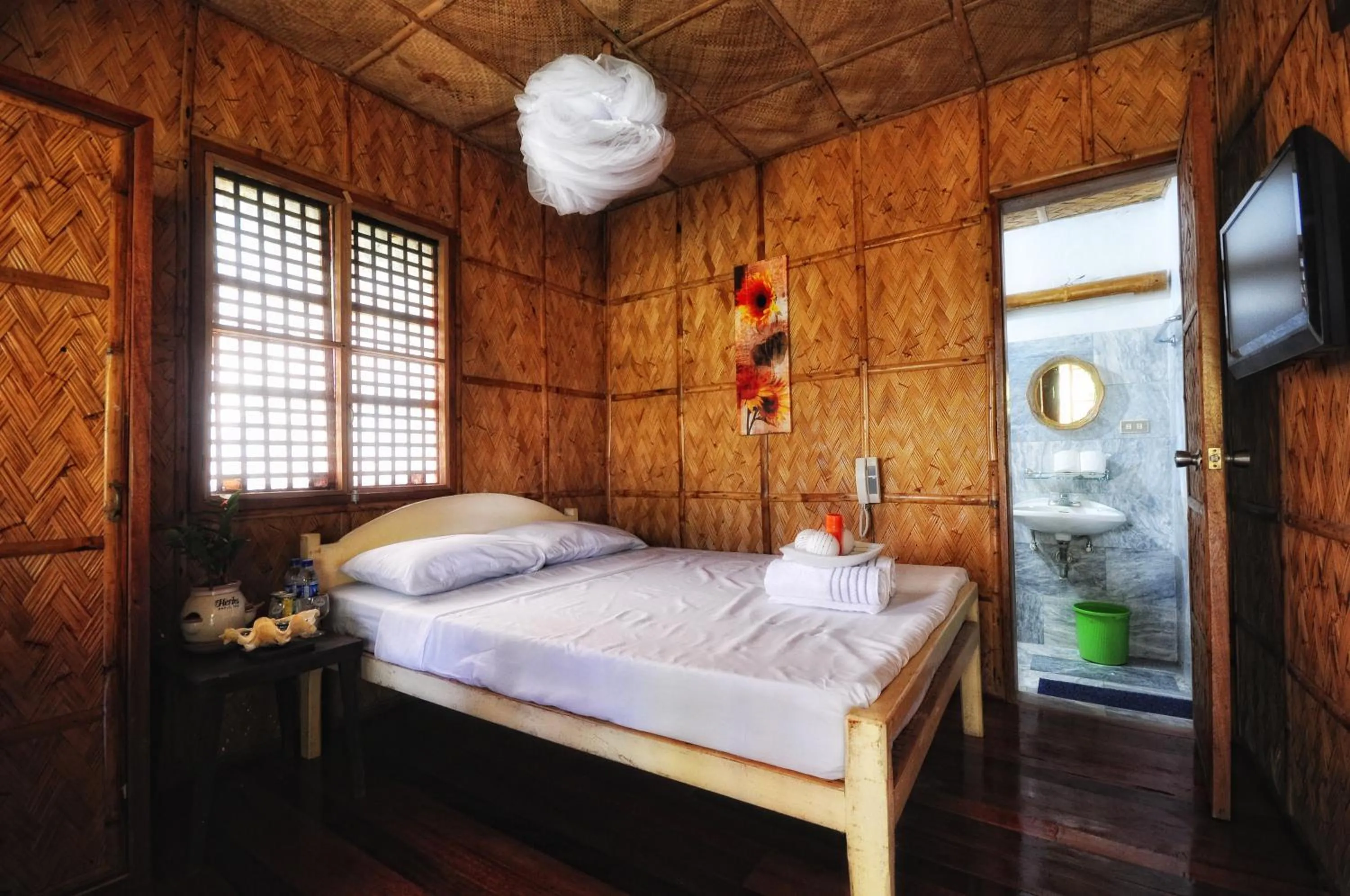 Photo of the whole room in Villa de Pico Highland Beach Resort