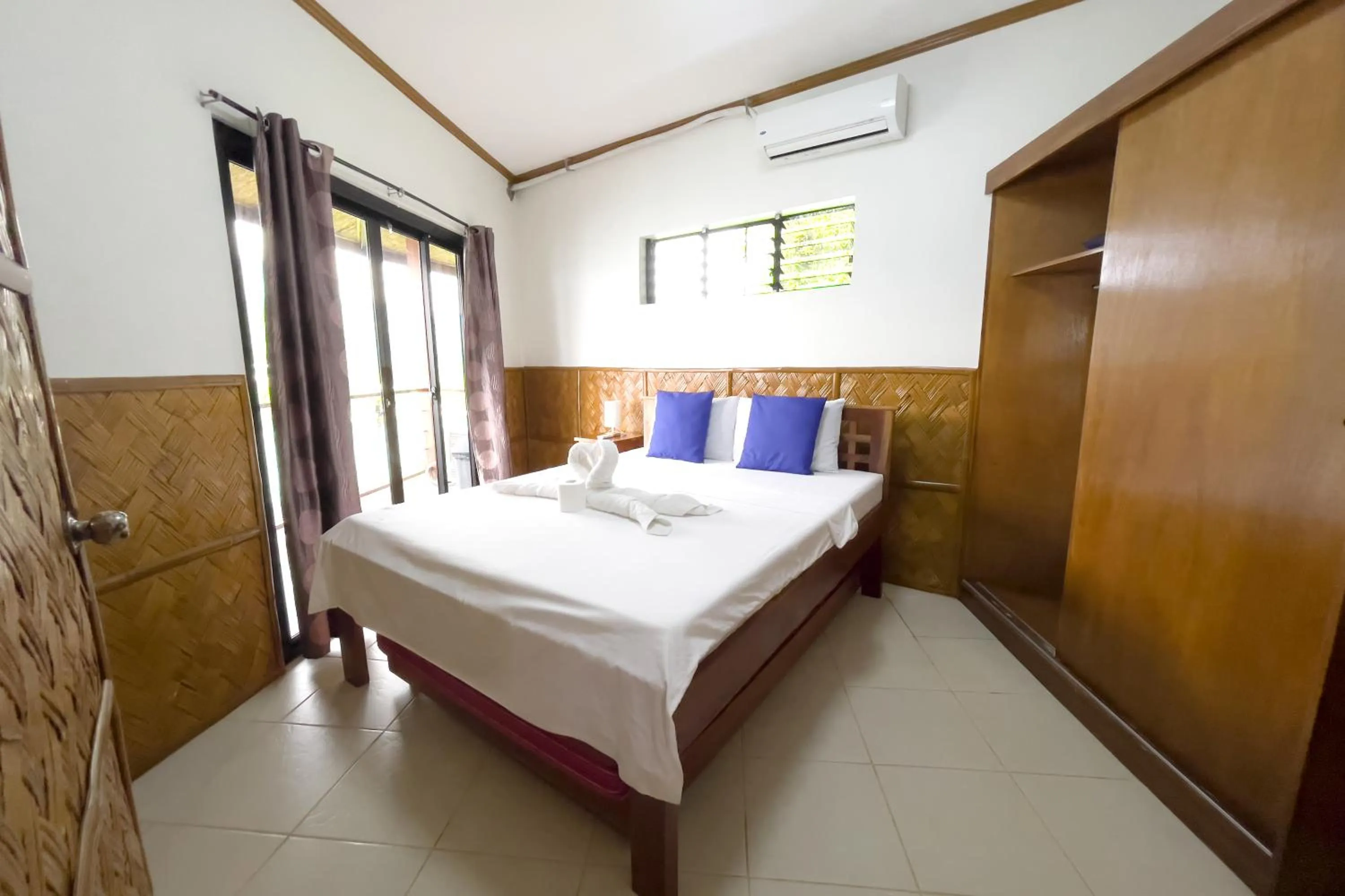 Villa de Pico Highland Beach Resort