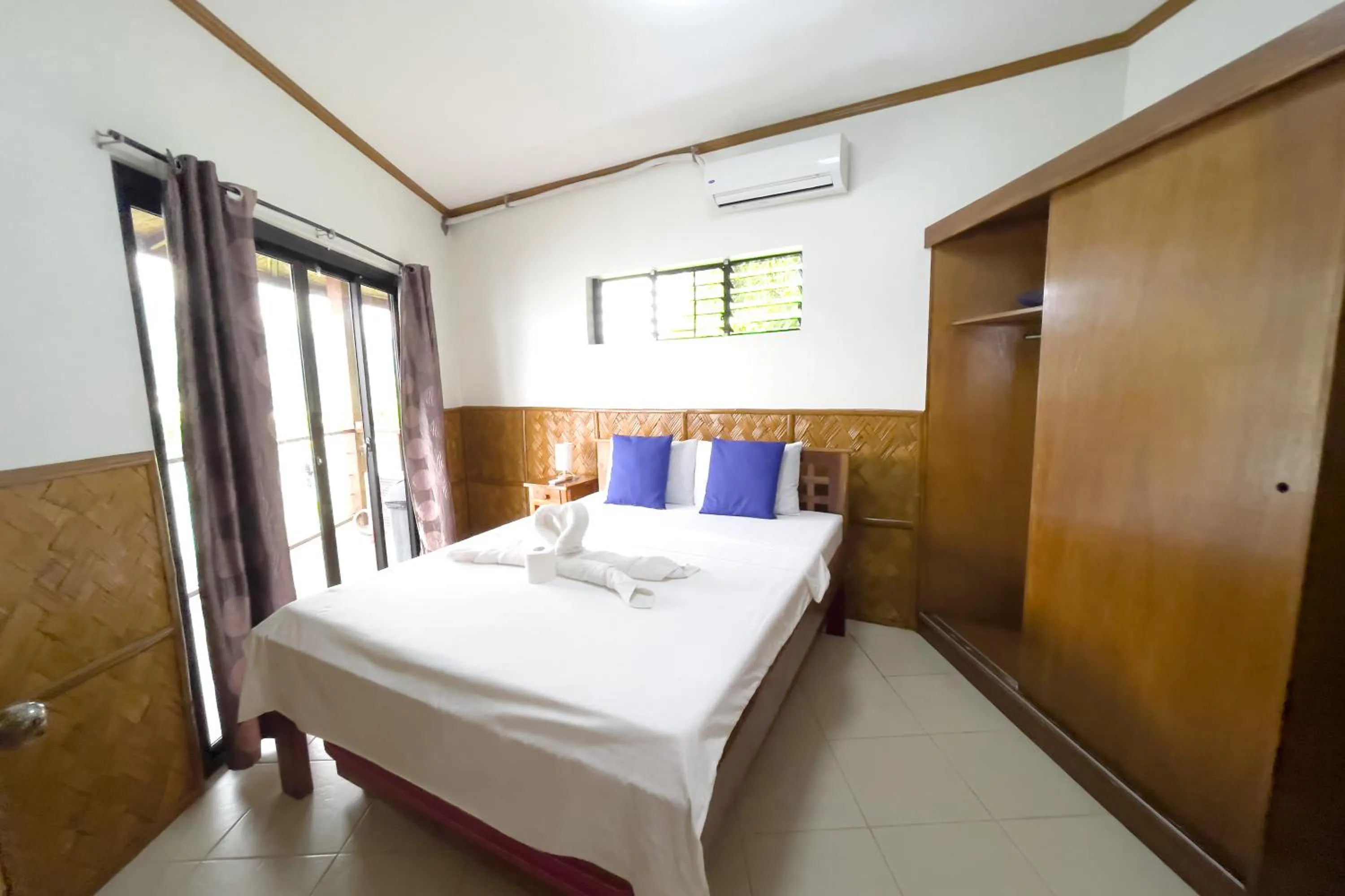 Villa de Pico Highland Beach Resort