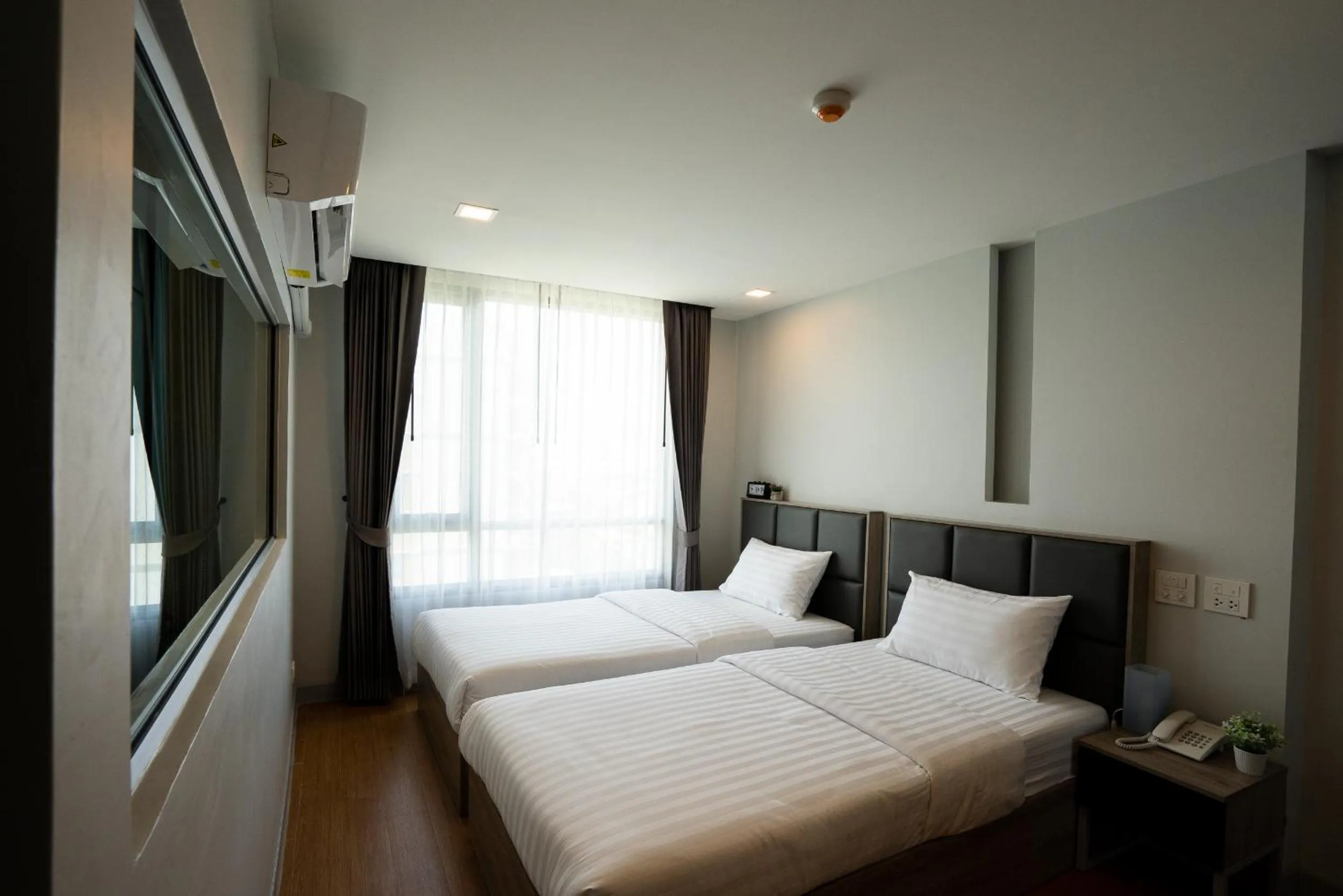 Bedroom, Bed in ONPA Hotel & Residence Bangsaen