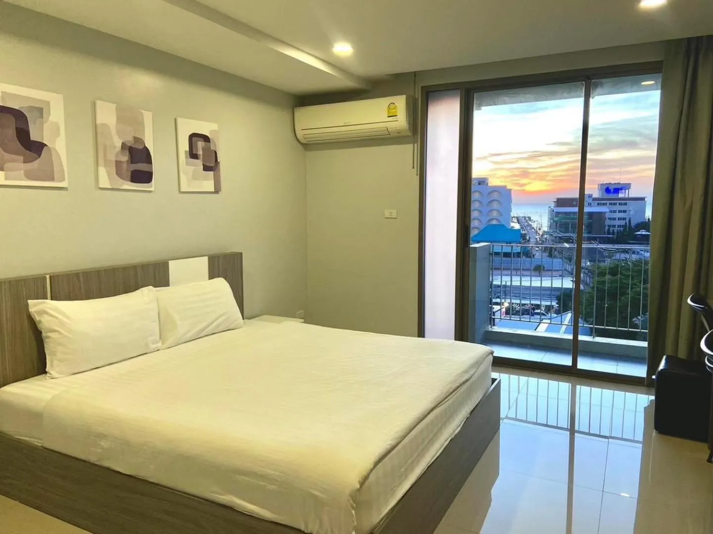 Bed in ONPA Hotel & Residence Bangsaen