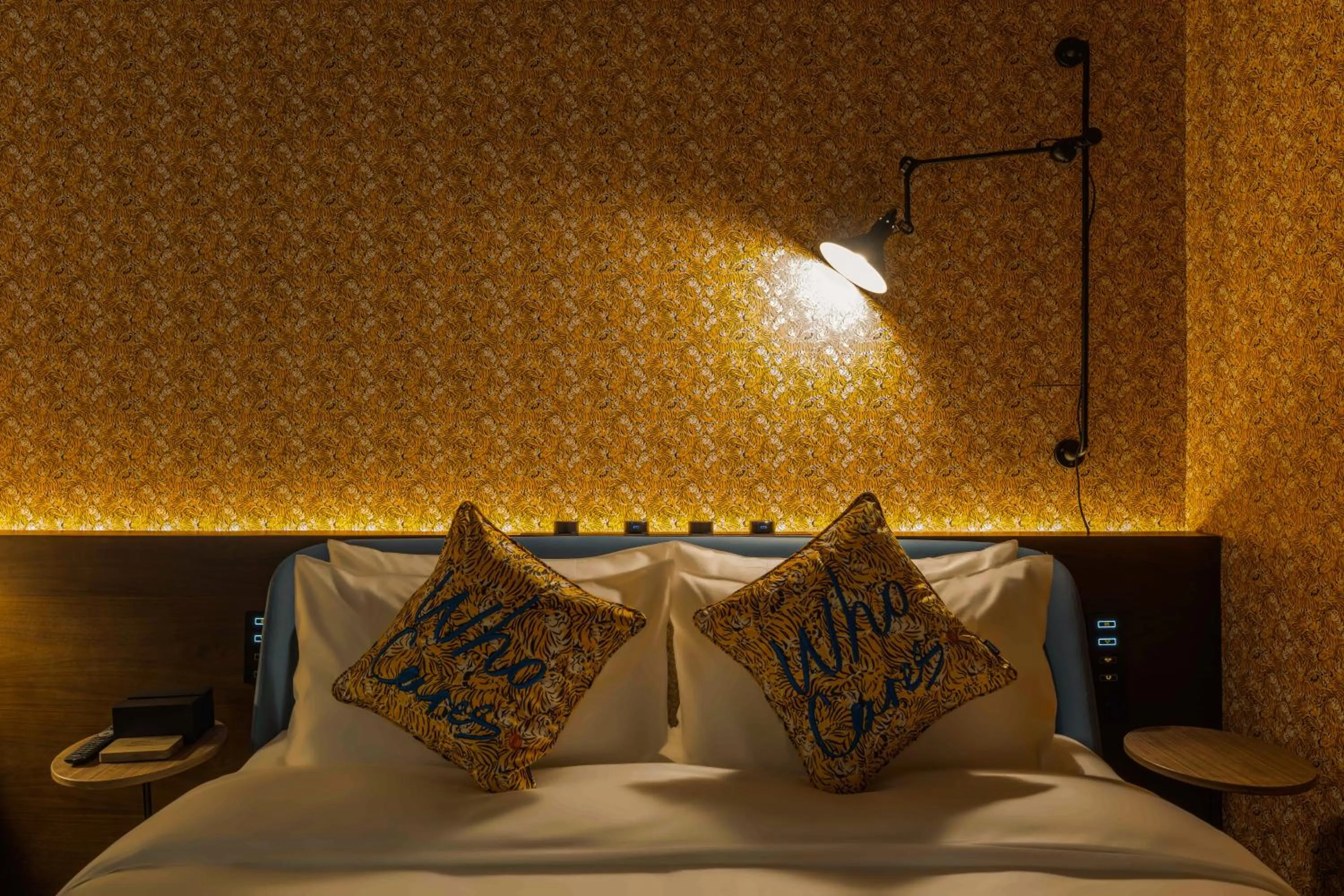 Bed in Neobridge Hotel