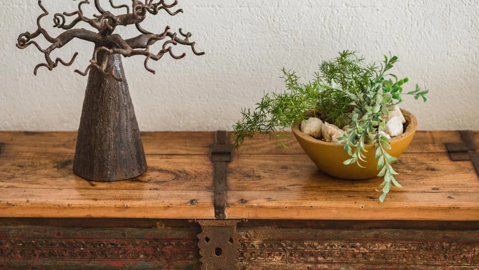 Decorative detail in Coral Beach Hotel Dar Es Salaam