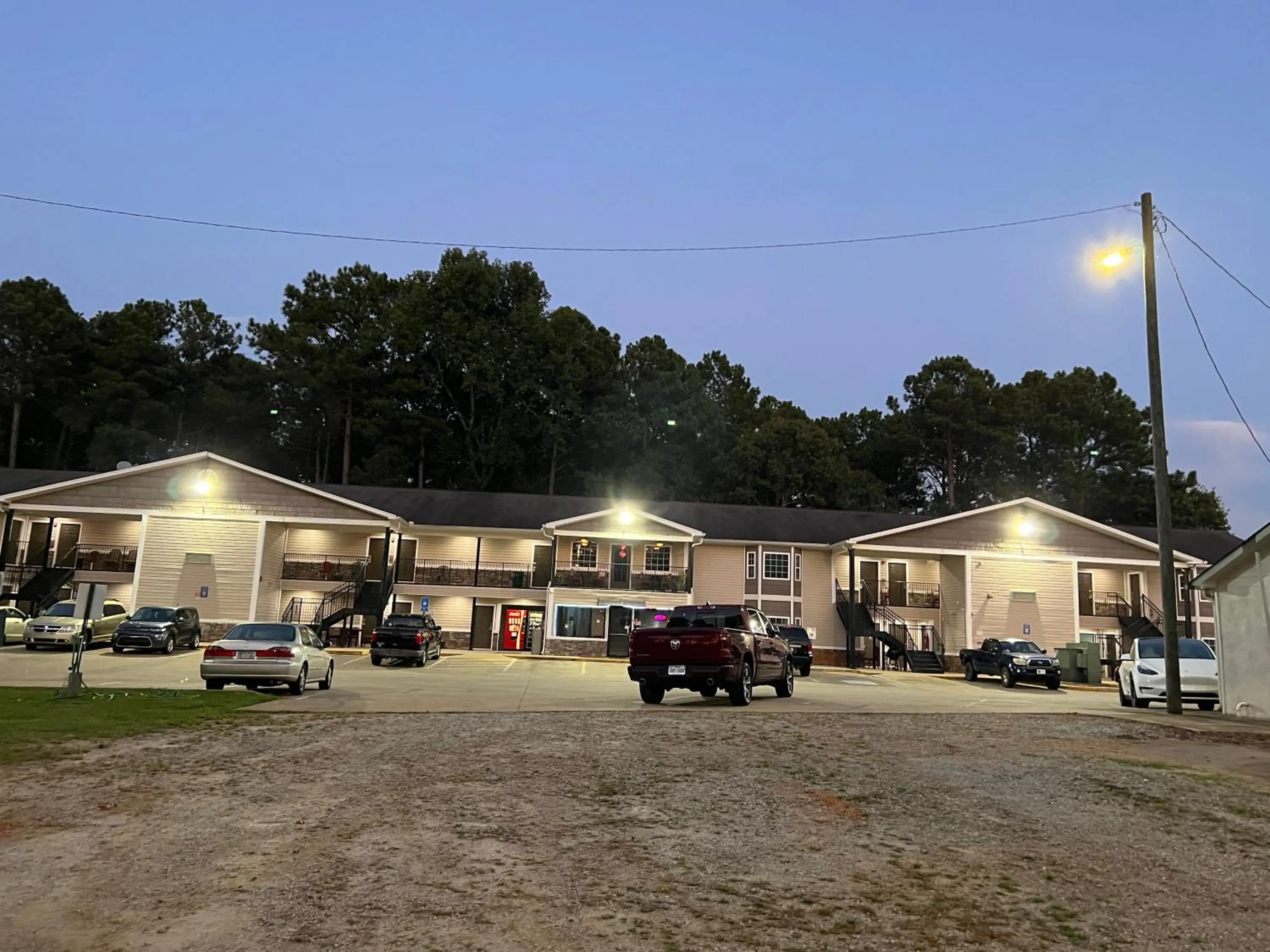 High Falls Inn & Suites