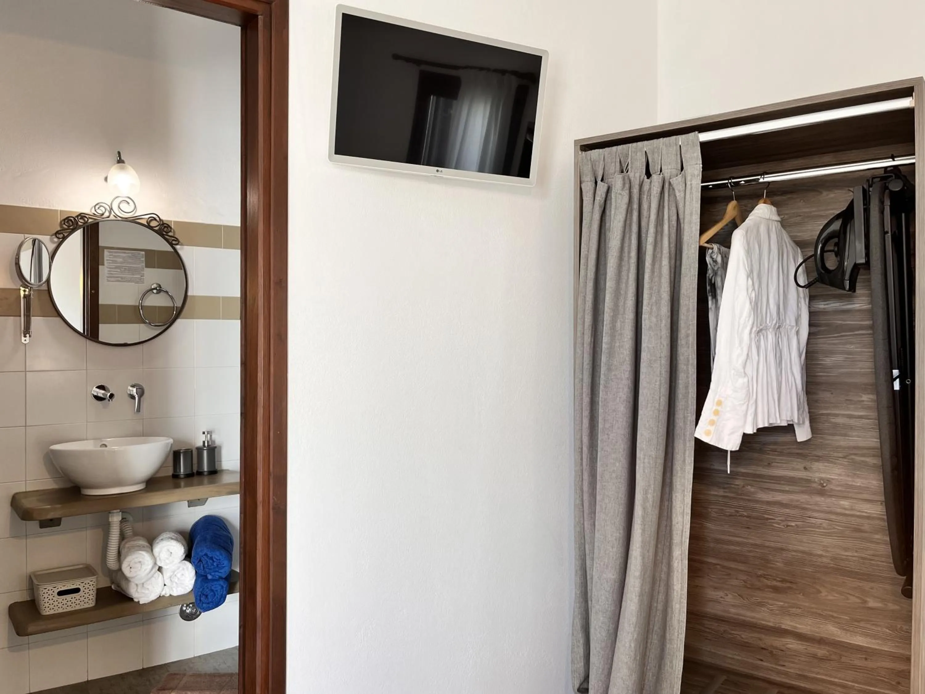 Christina Hotel, Adults Only, Heated Salt Water Pool