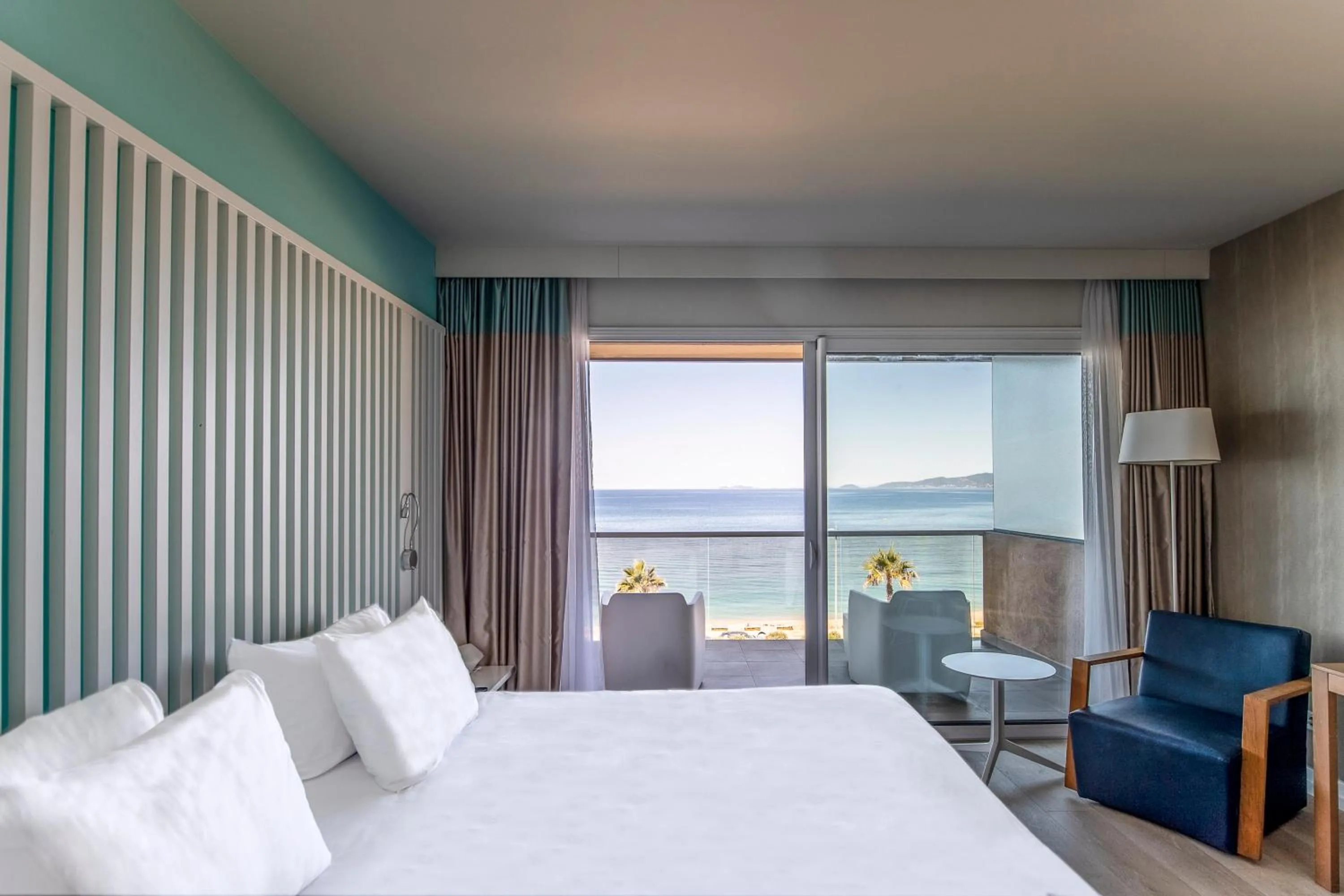 Bedroom, Bed in Radisson Blu Resort & Spa, Ajaccio Bay