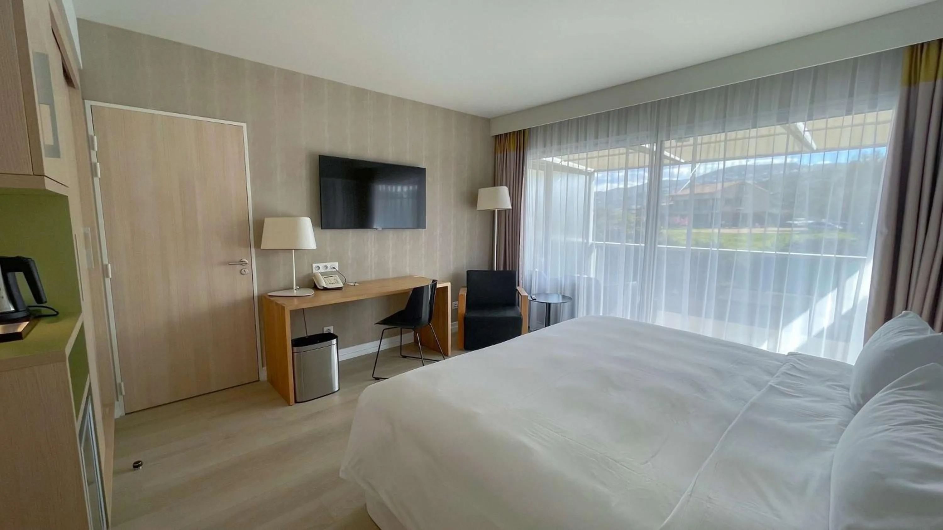 Bedroom, Bed in Radisson Blu Resort & Spa, Ajaccio Bay