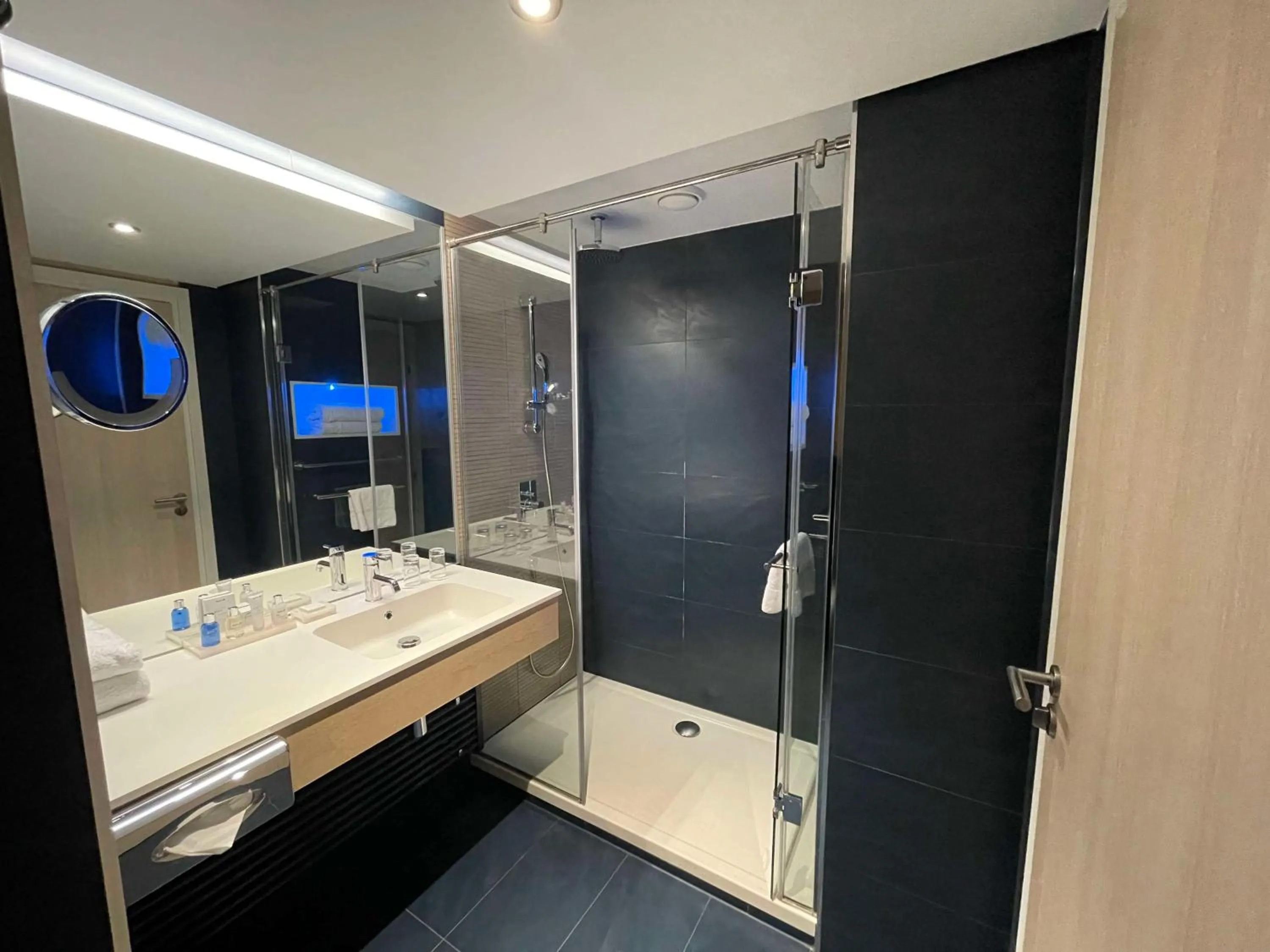 Bathroom in Radisson Blu Resort & Spa, Ajaccio Bay