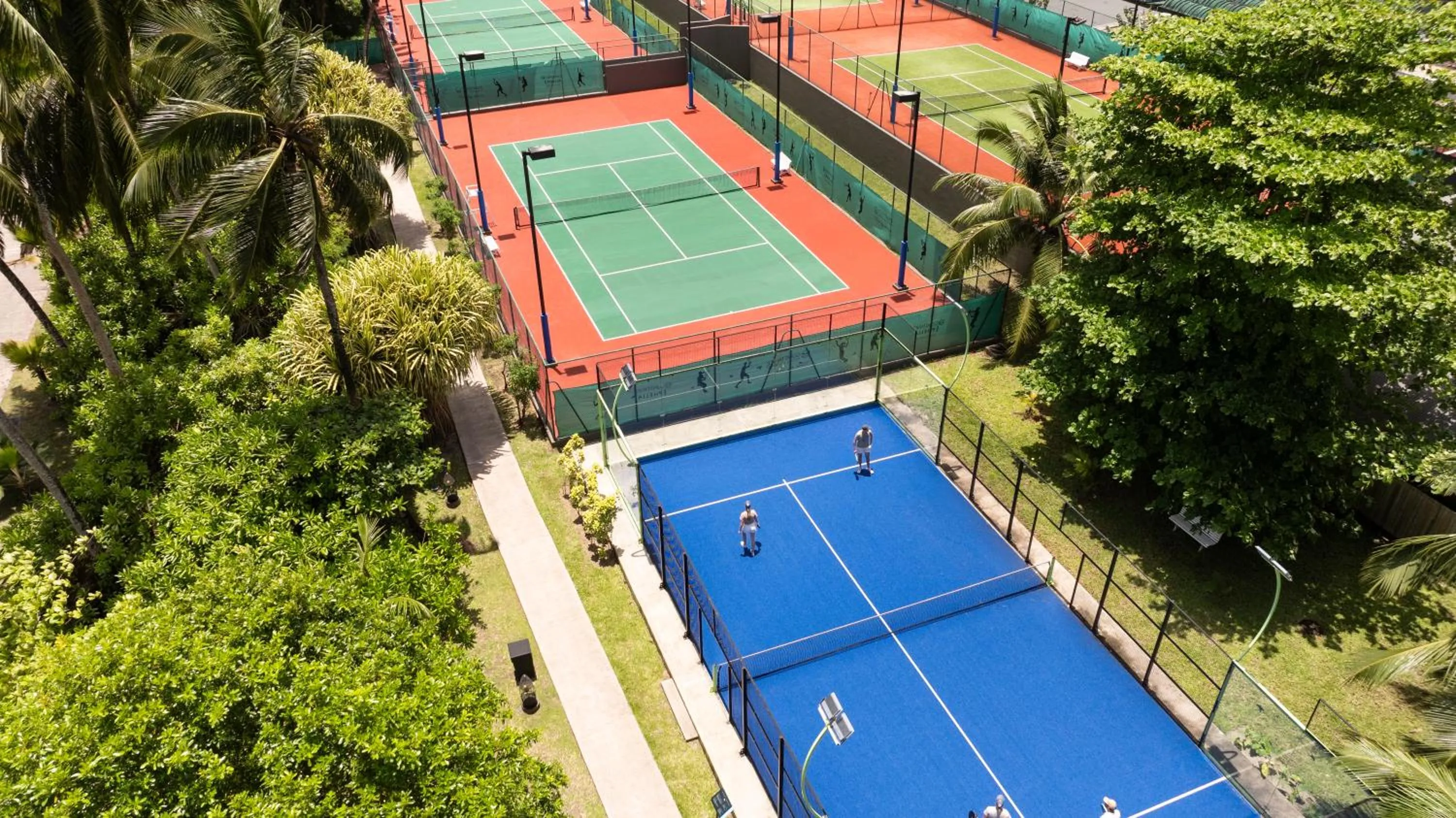 Tennis court in Constance Ephelia
