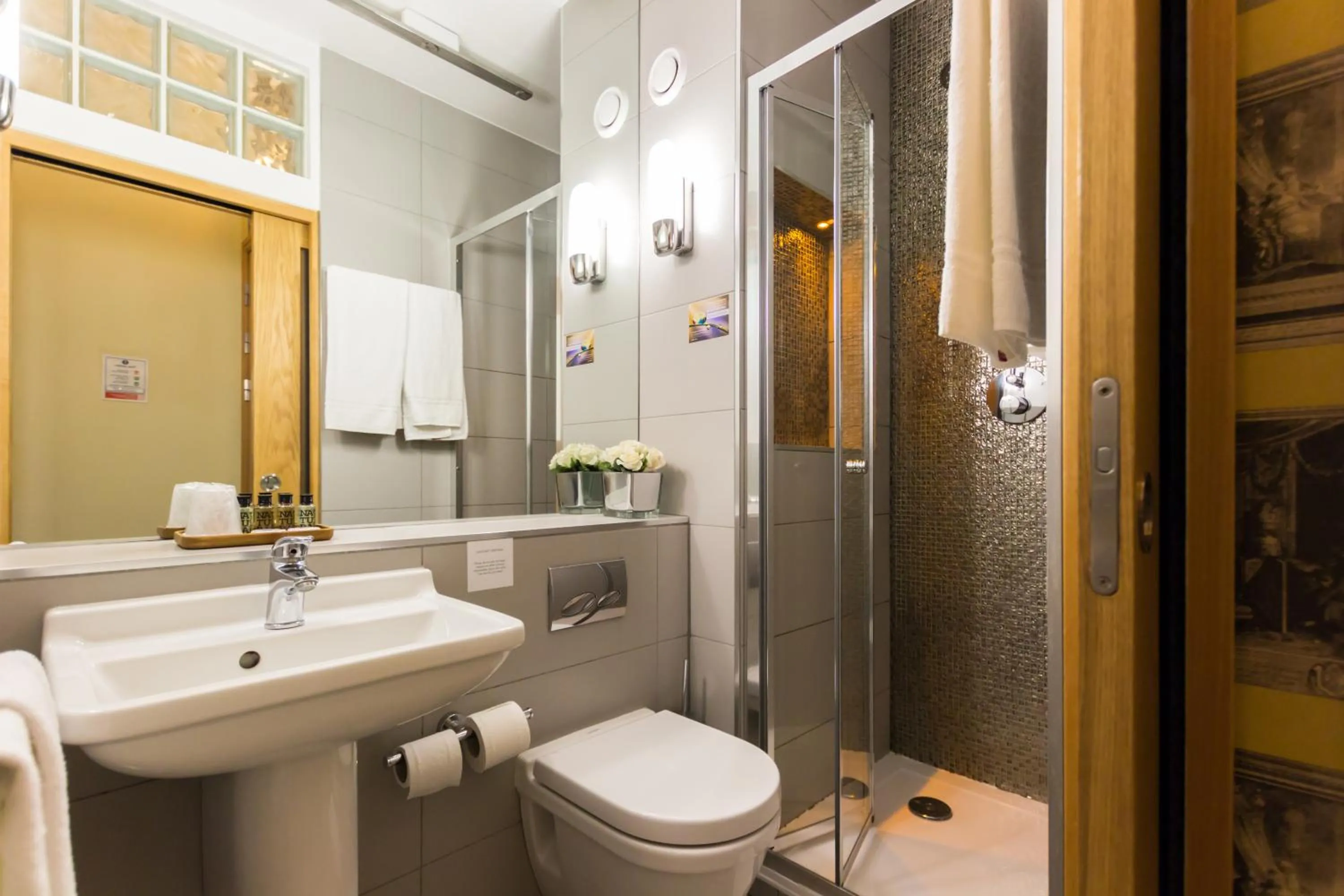 Bathroom in Arosfa Hotel London by Compass Hospitality