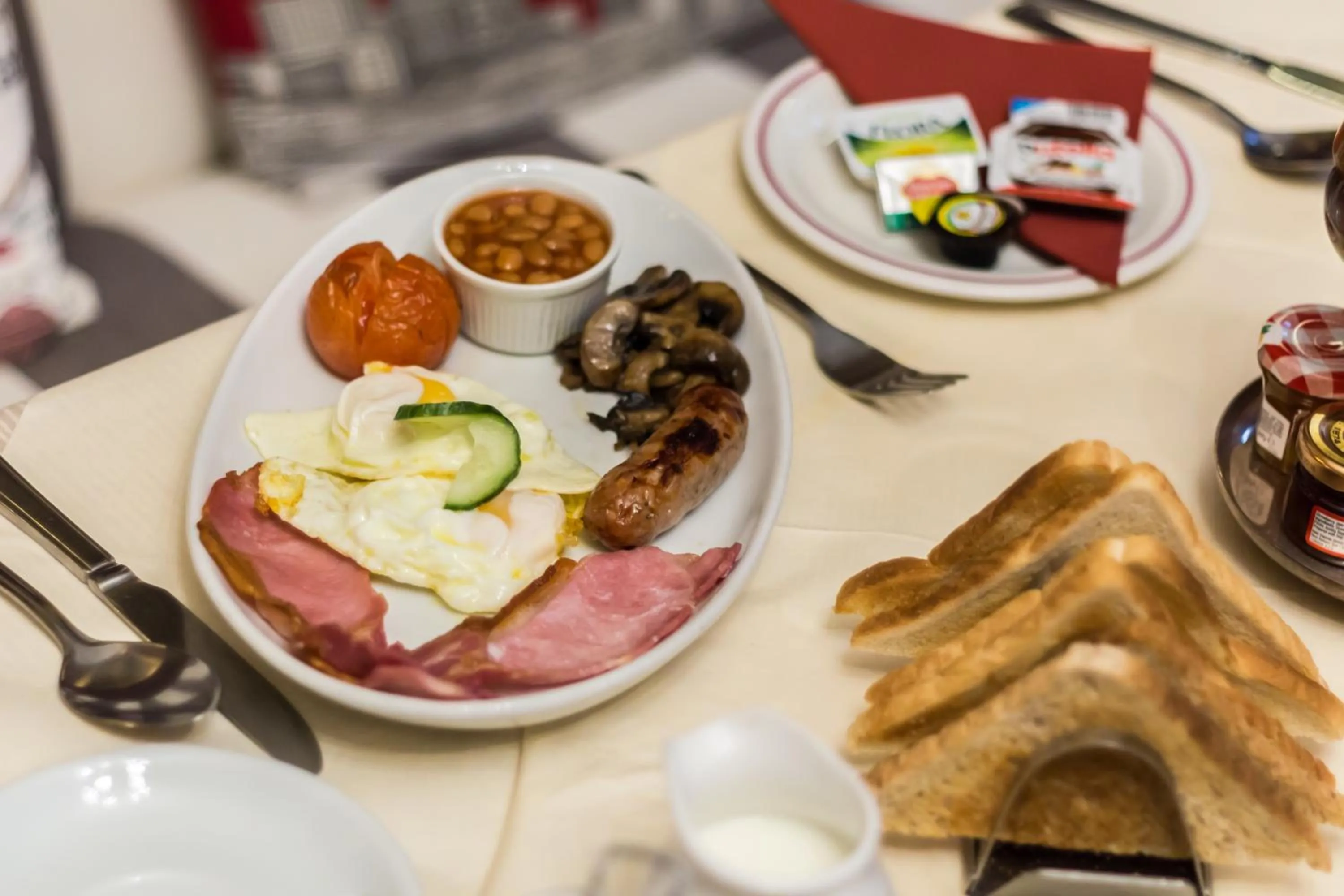 Buffet breakfast in Arosfa Hotel London by Compass Hospitality