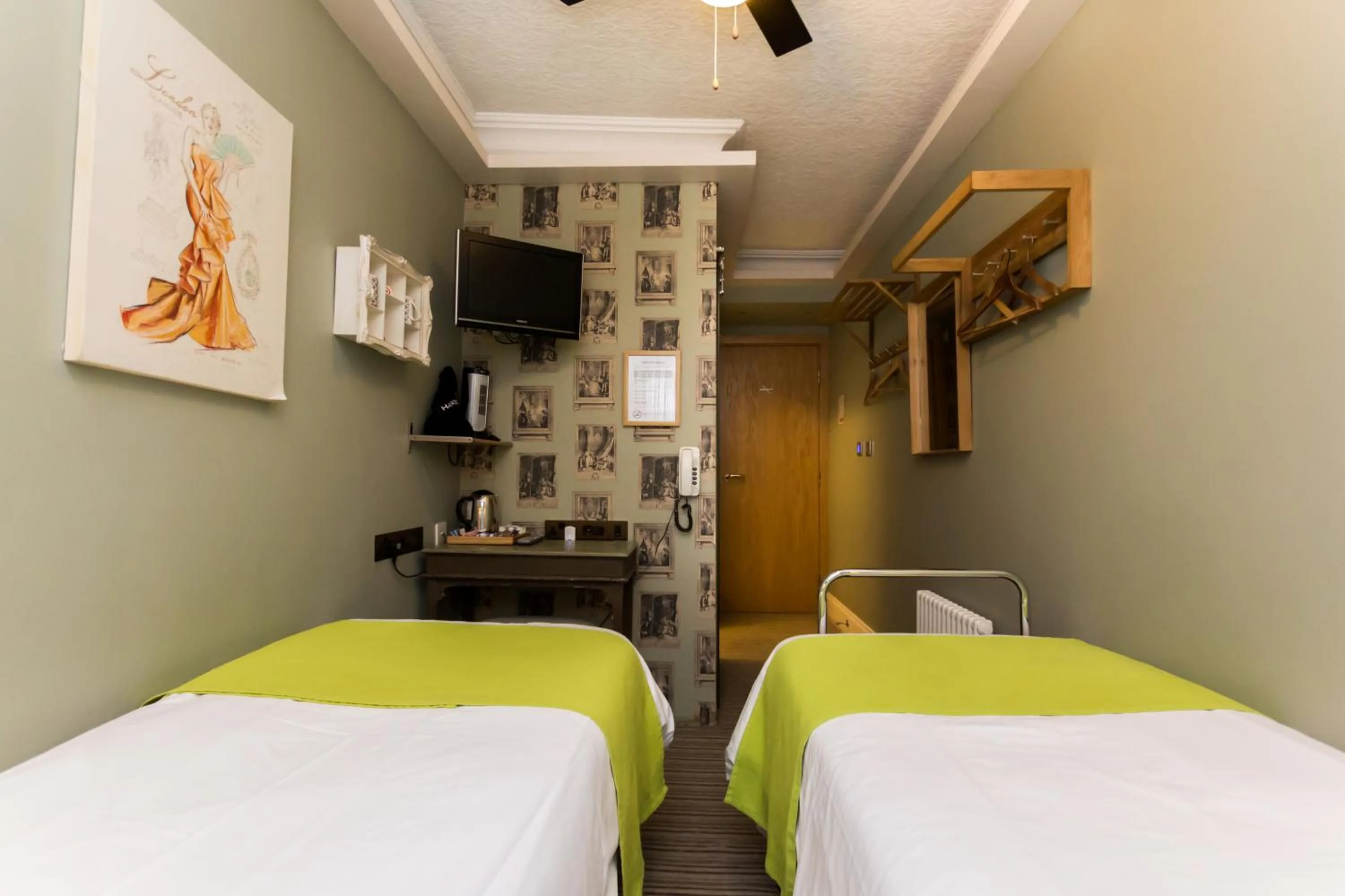 Photo of the whole room, Bed in Arosfa Hotel London by Compass Hospitality