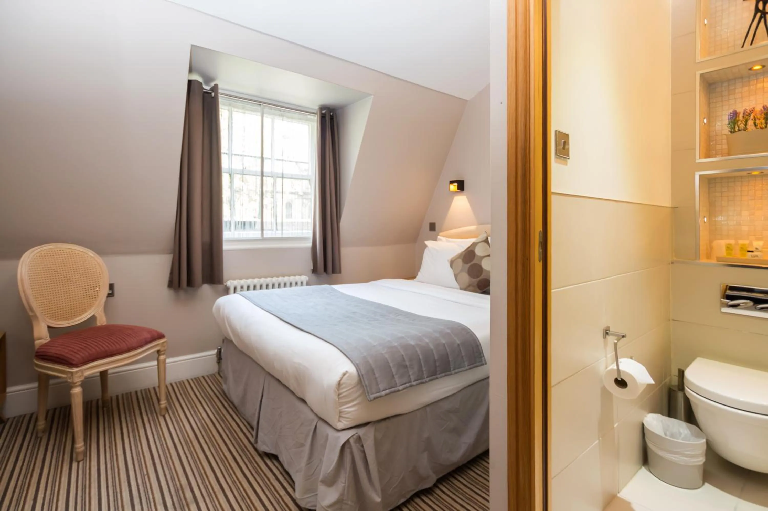 Photo of the whole room, Bed in Arosfa Hotel London by Compass Hospitality