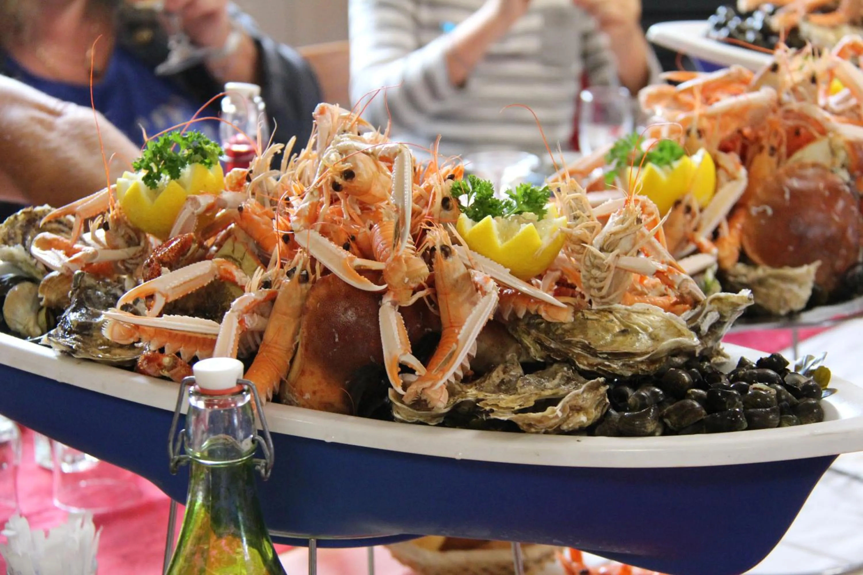 Restaurant/places to eat in Au Petit Bonheur