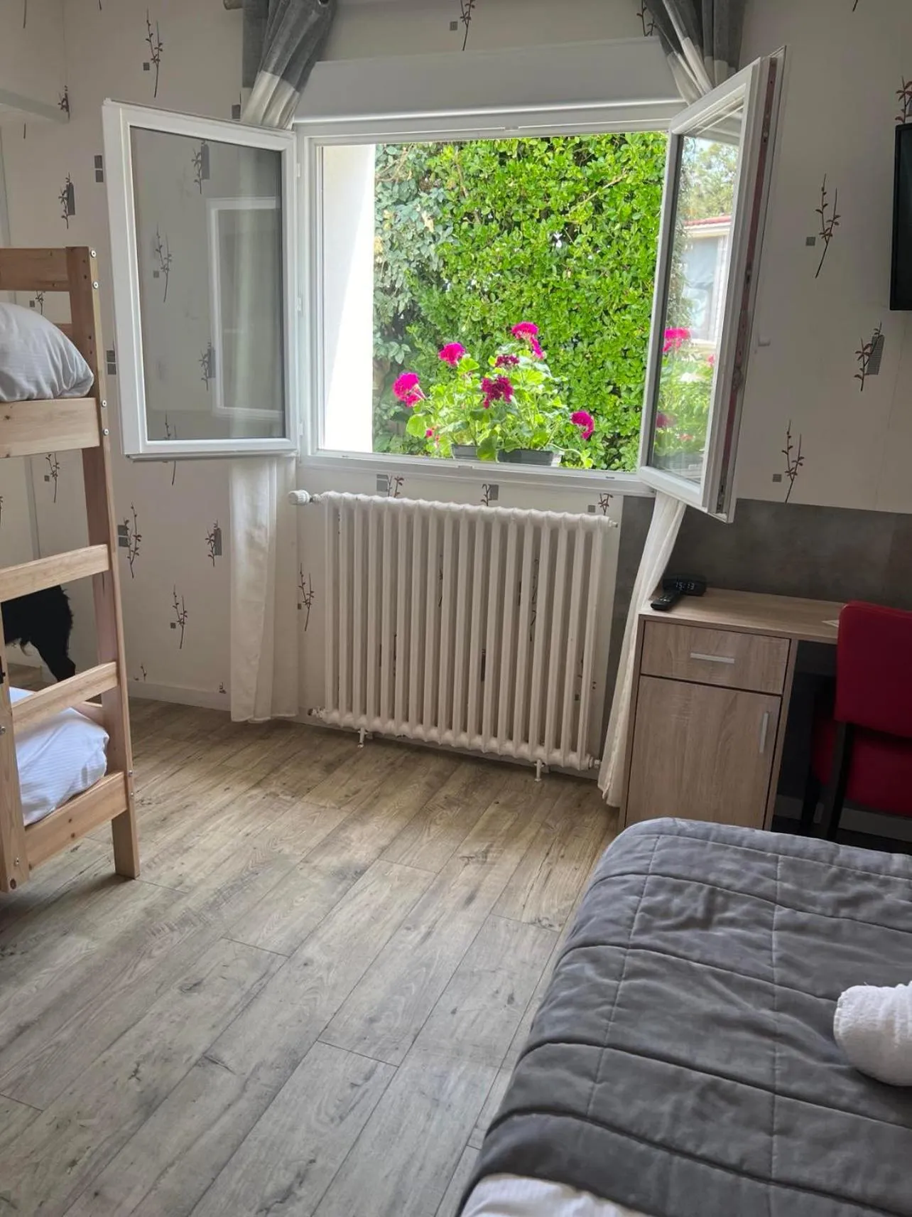 Bedroom, Bed in Au Petit Bonheur