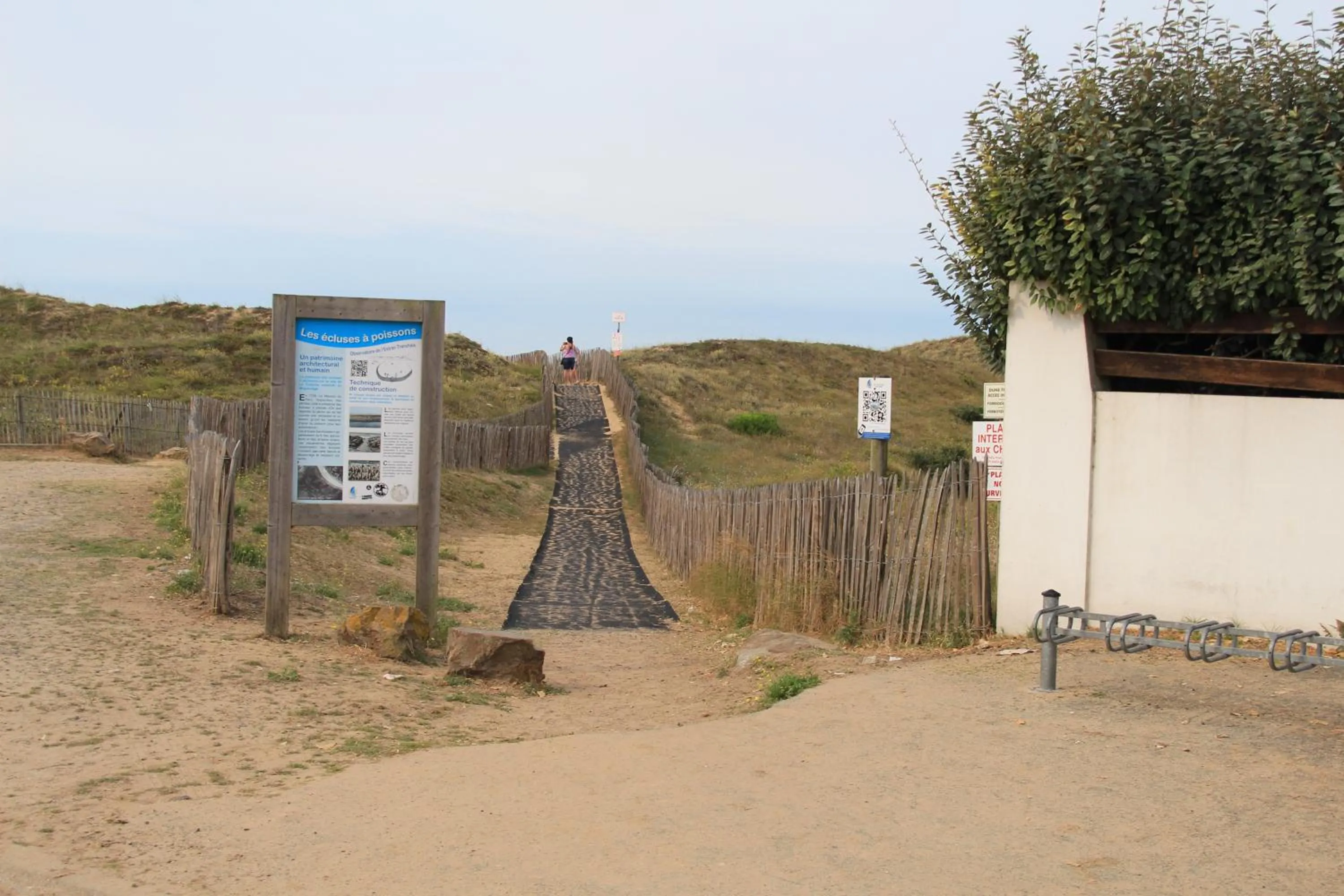 Property building in Au Petit Bonheur