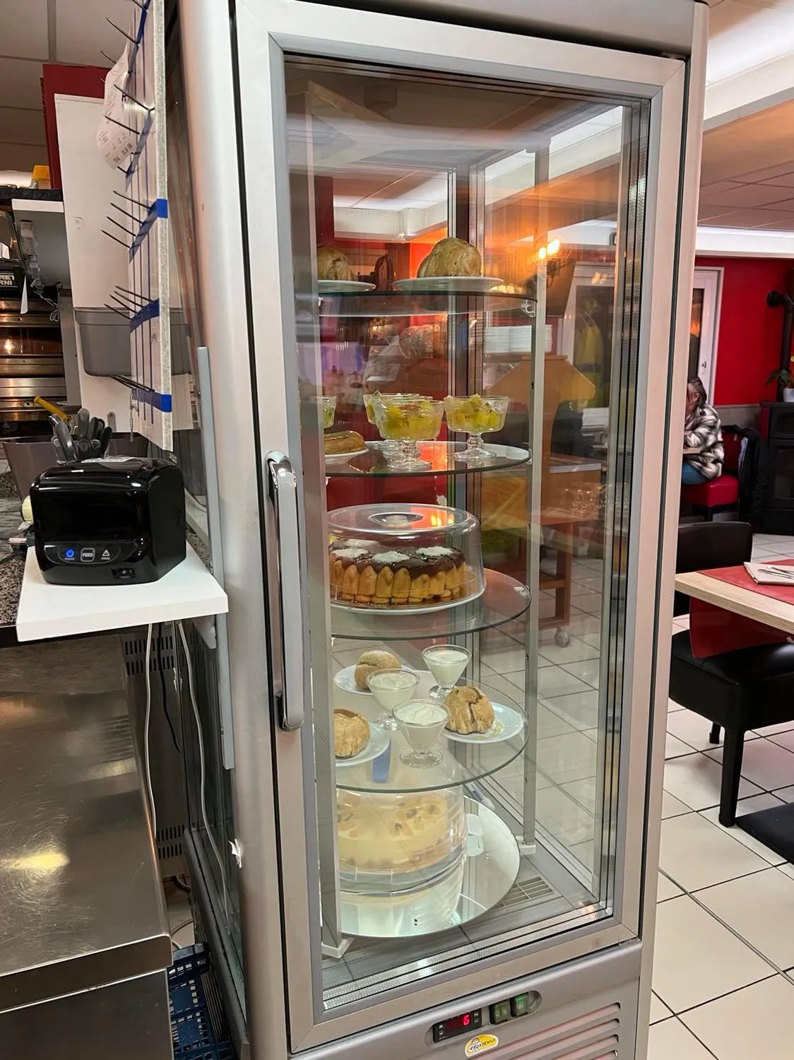 Restaurant/places to eat in Au Petit Bonheur