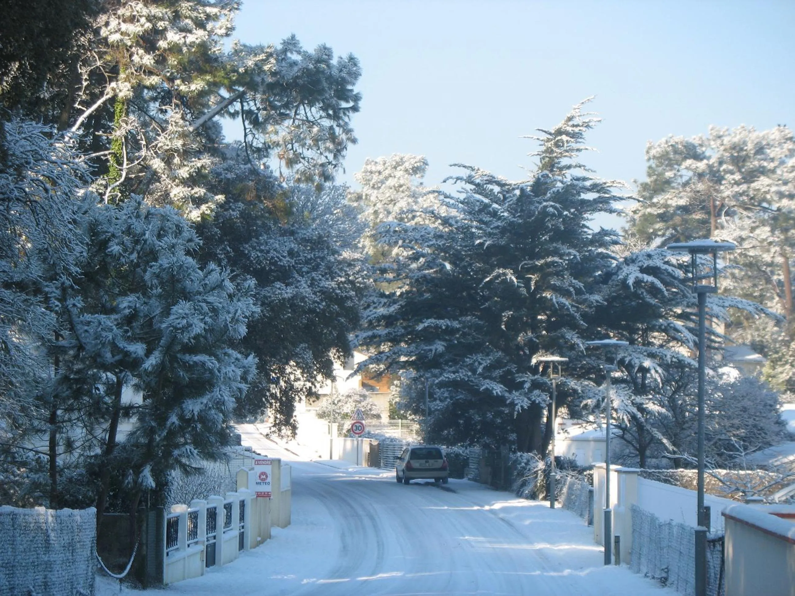 Area and facilities in Au Petit Bonheur