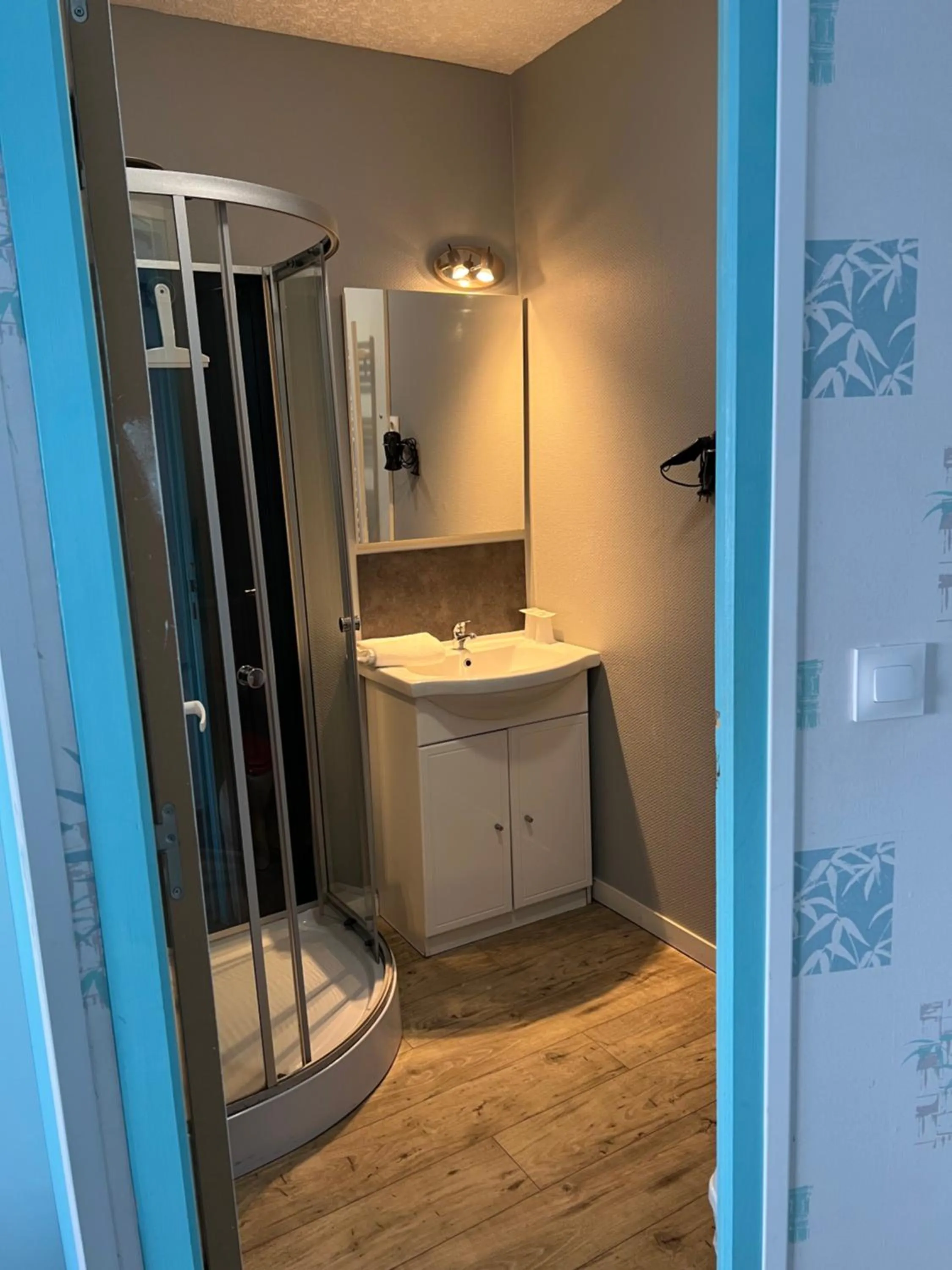 Bathroom in Au Petit Bonheur