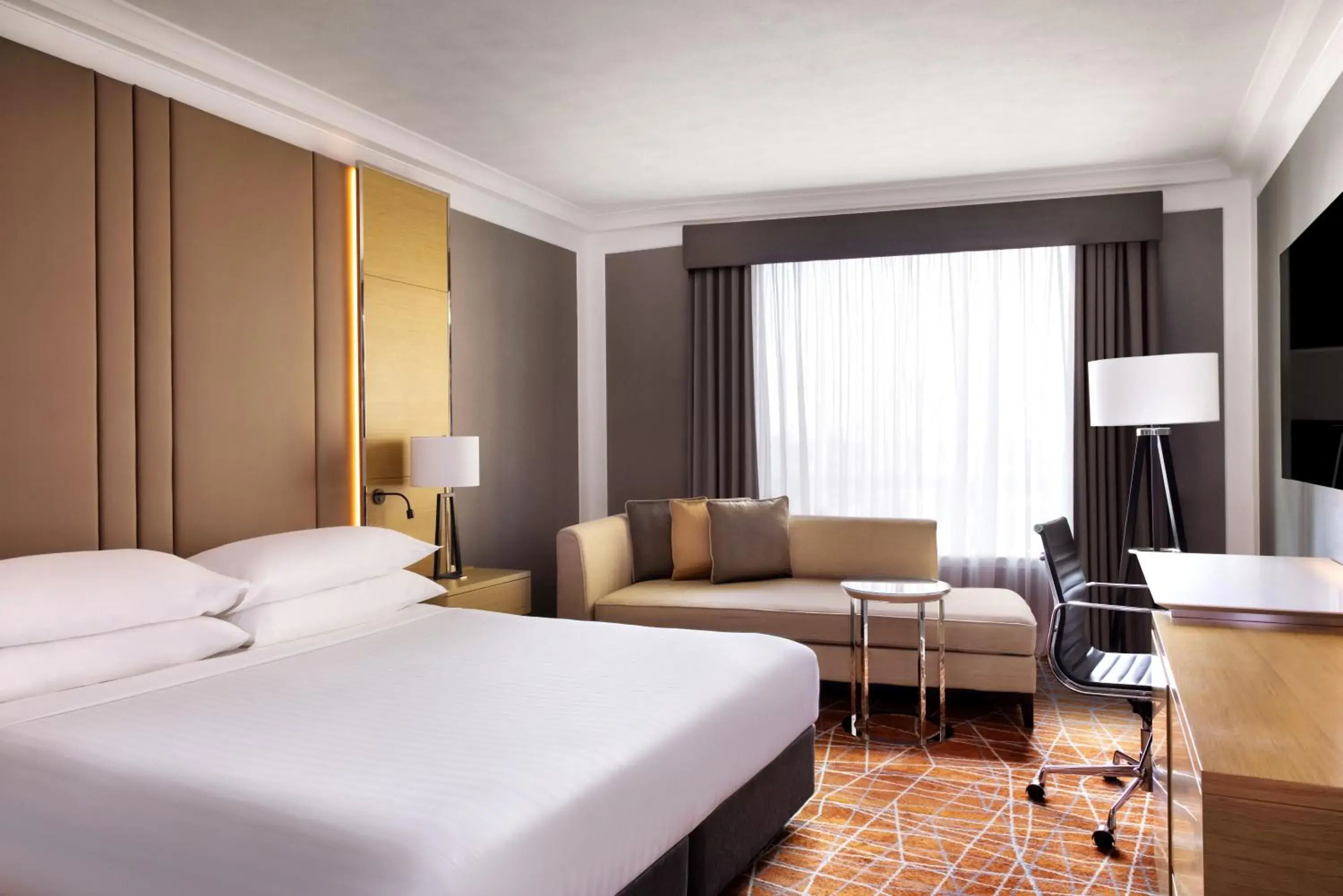 Executive Room, 1 King, Bridge View, High Floor in Brisbane Marriott Hotel Executive Room, 1 King, Bridge View, High Floor in Brisbane Marriott Hotel