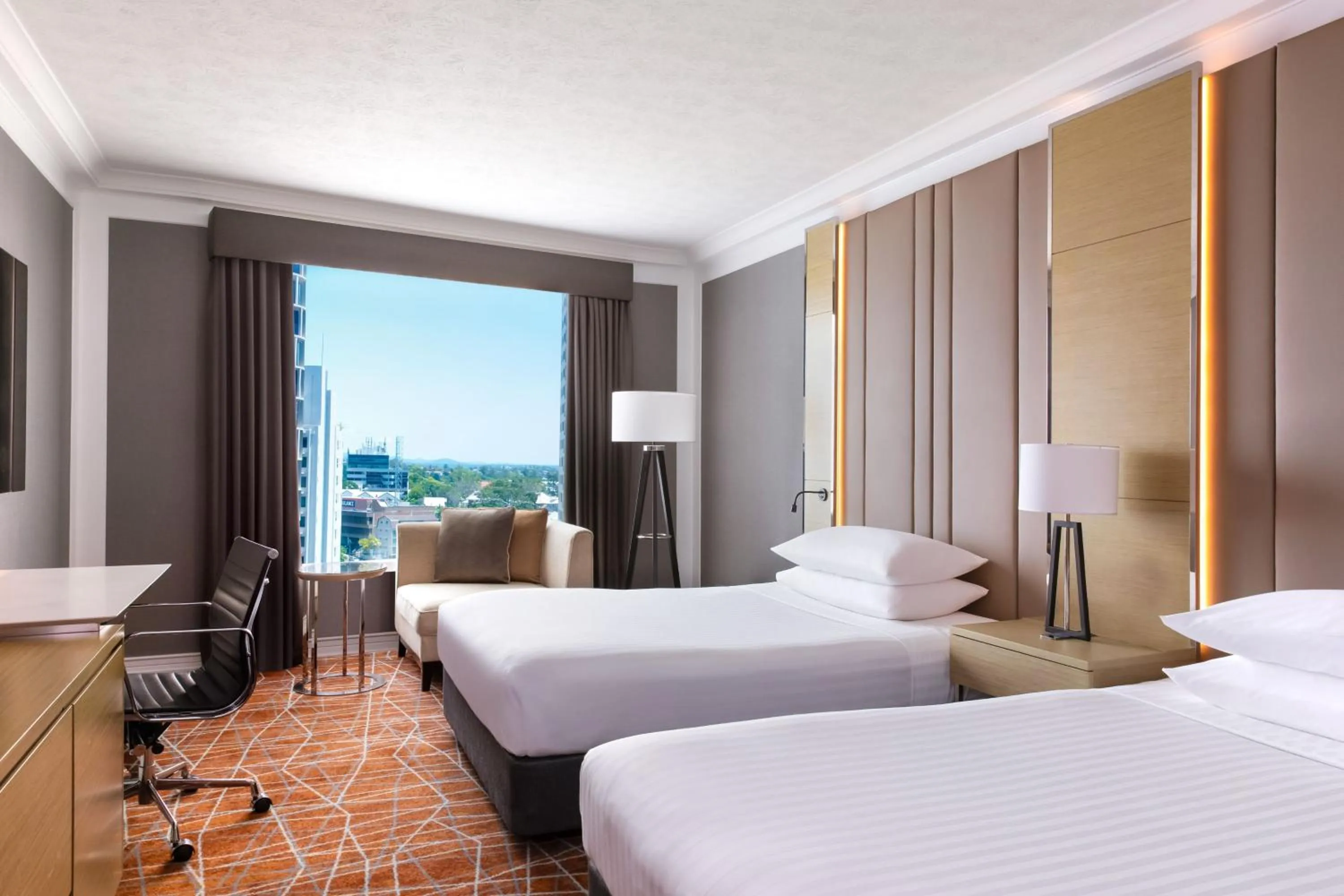 Photo of the whole room, Bed in Brisbane Marriott Hotel