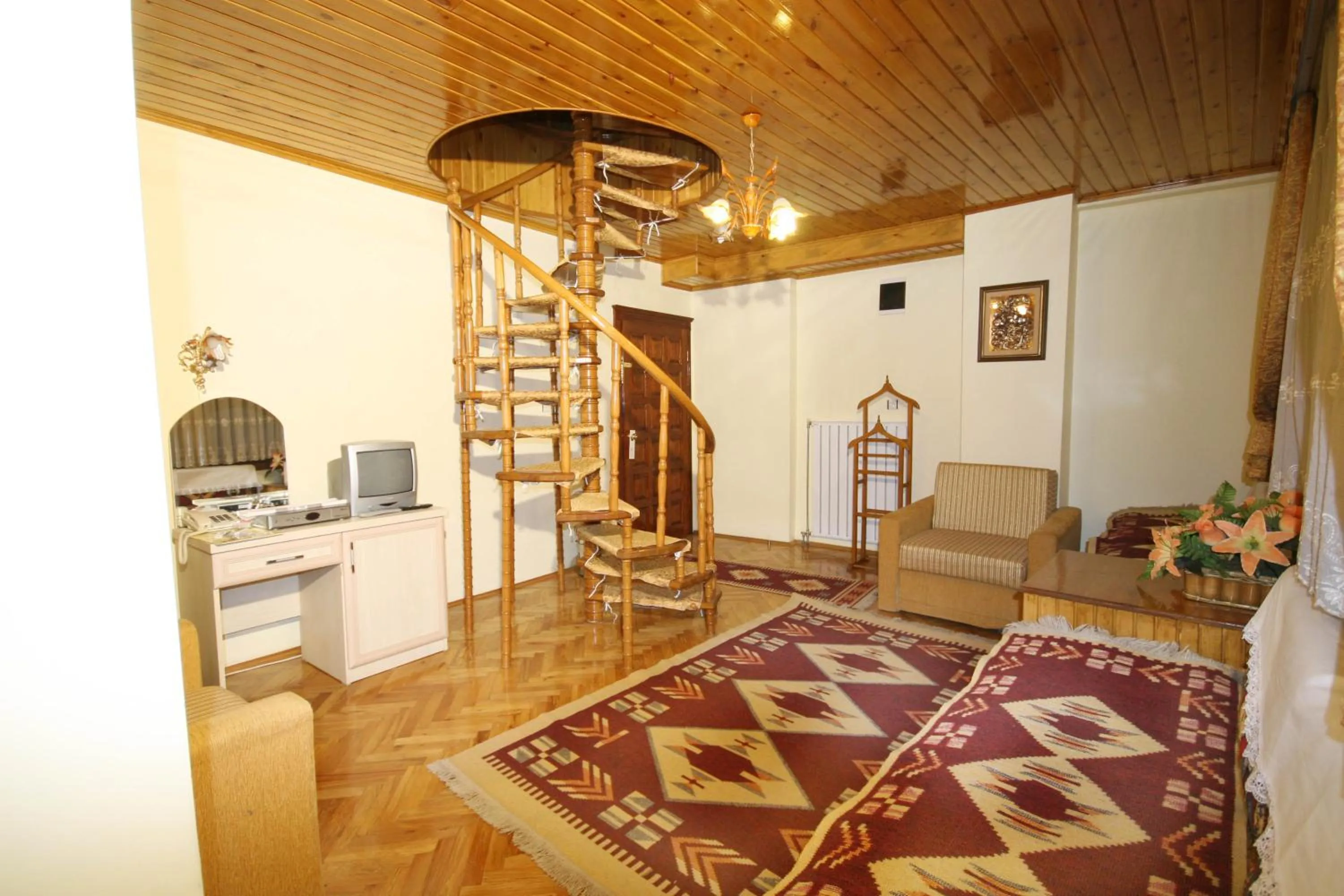 Photo of the whole room, Bed in Beypazari Ipekyolu Konagi