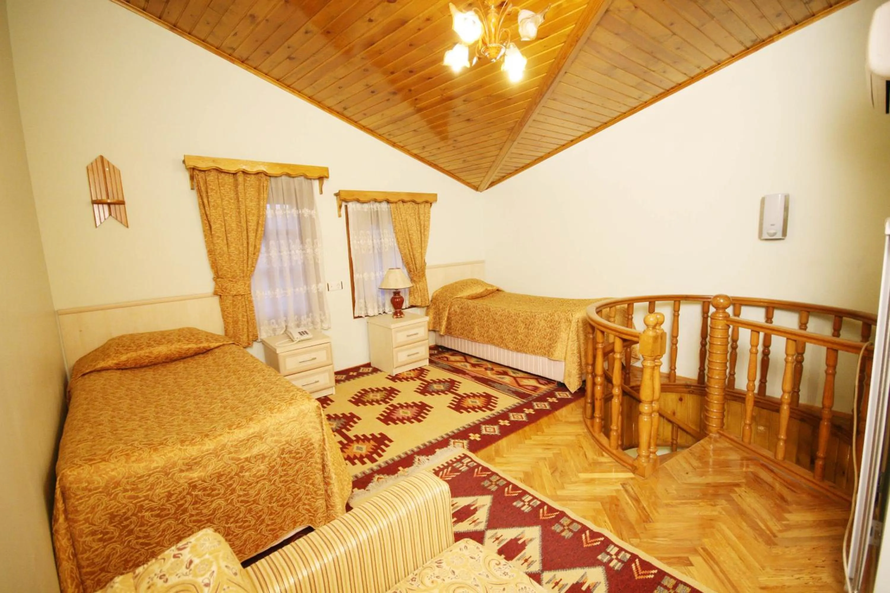 Photo of the whole room, Bed in Beypazari Ipekyolu Konagi