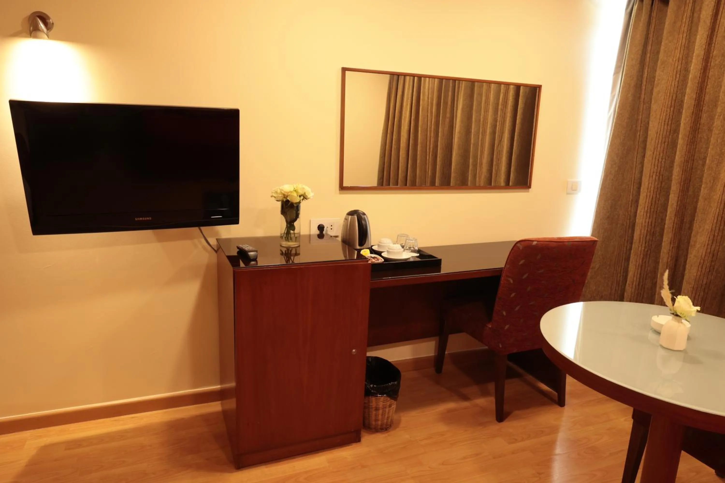 Communal lounge/ TV room in Monteverde Hotel