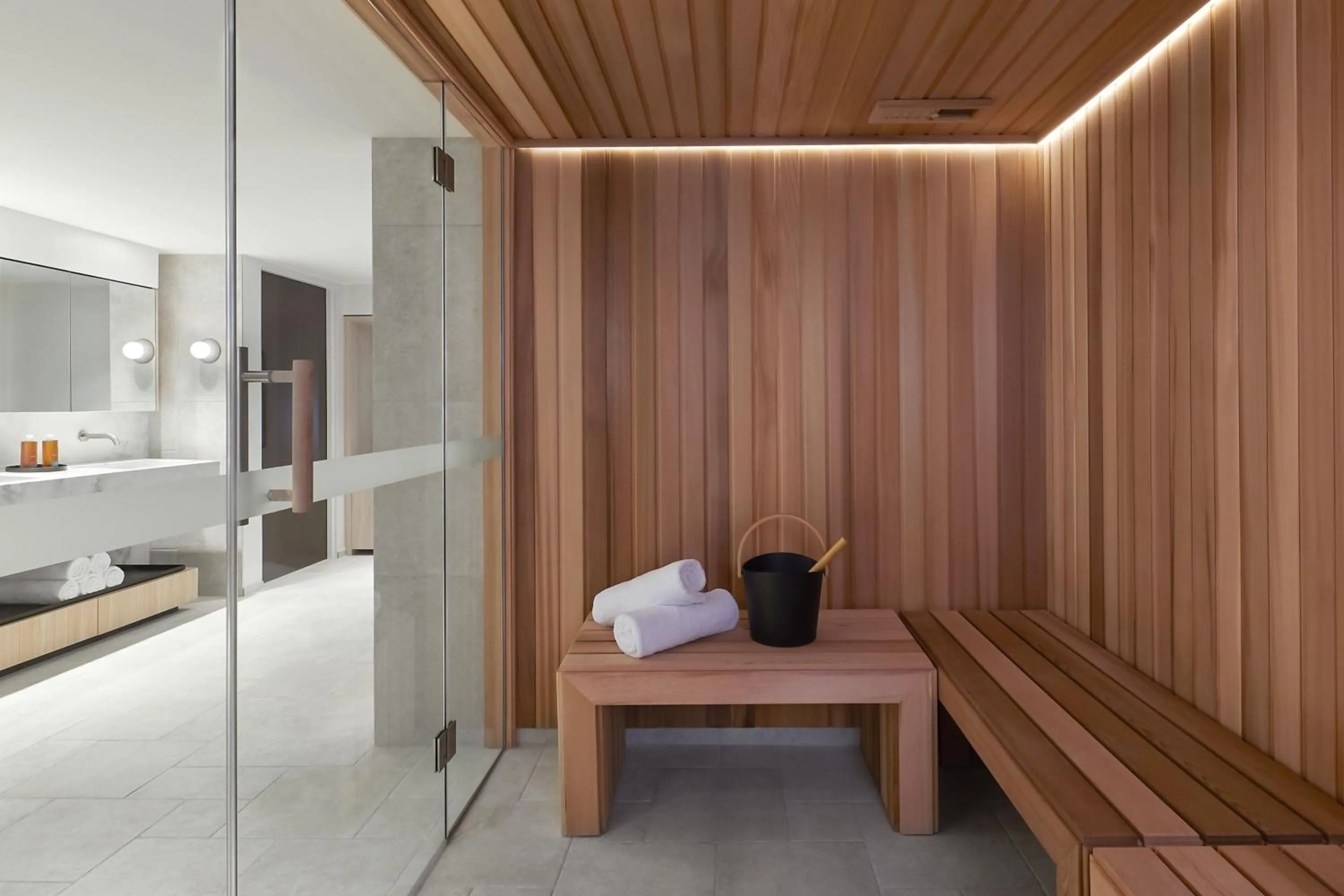 Spa and wellness centre/facilities, Bed in JW Marriott Gold Coast Resort & Spa