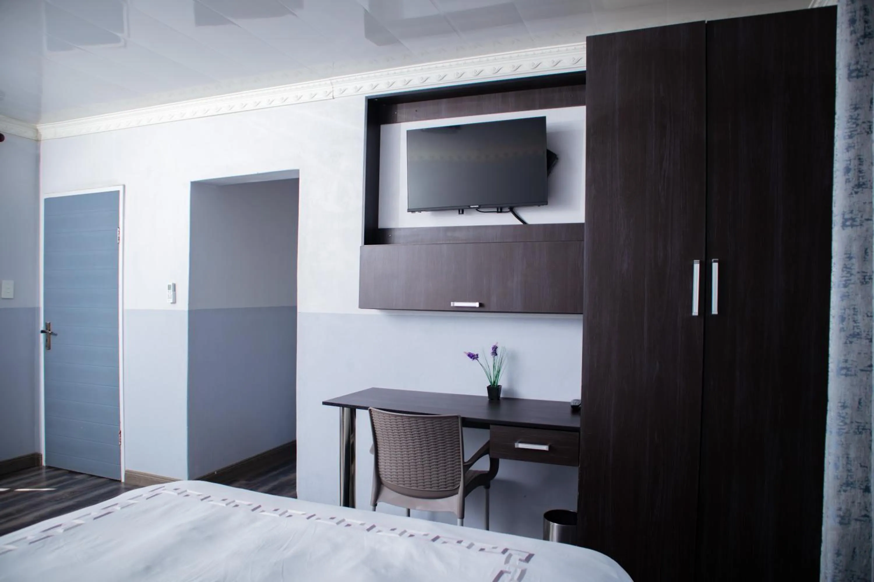 TV and multimedia in Noble Hearts Bed & Breakfast