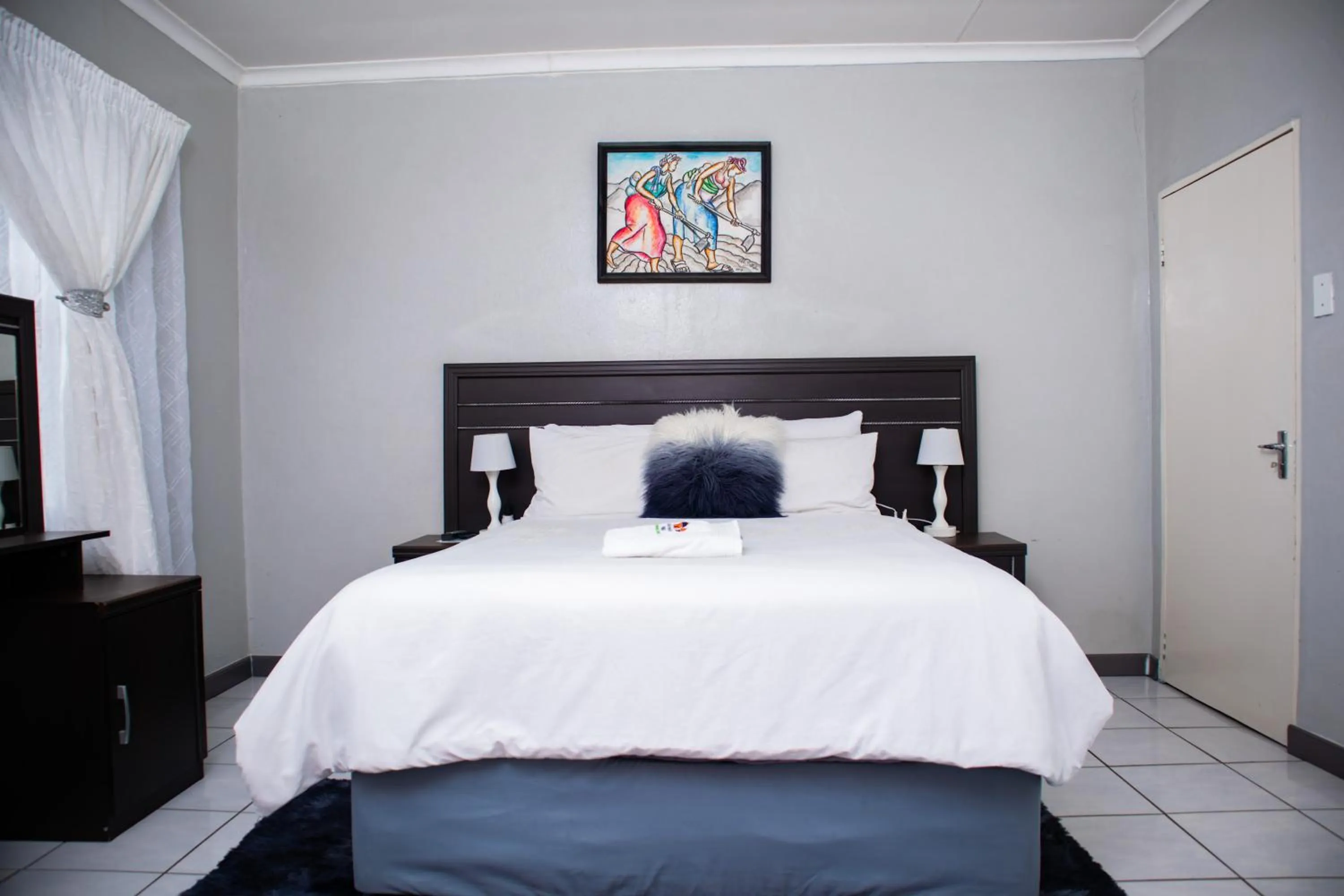 Bed in Noble Hearts Bed & Breakfast