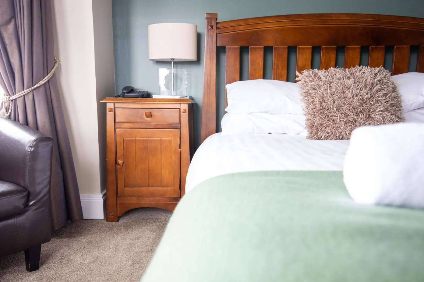 Bedroom, Bed in The Nines