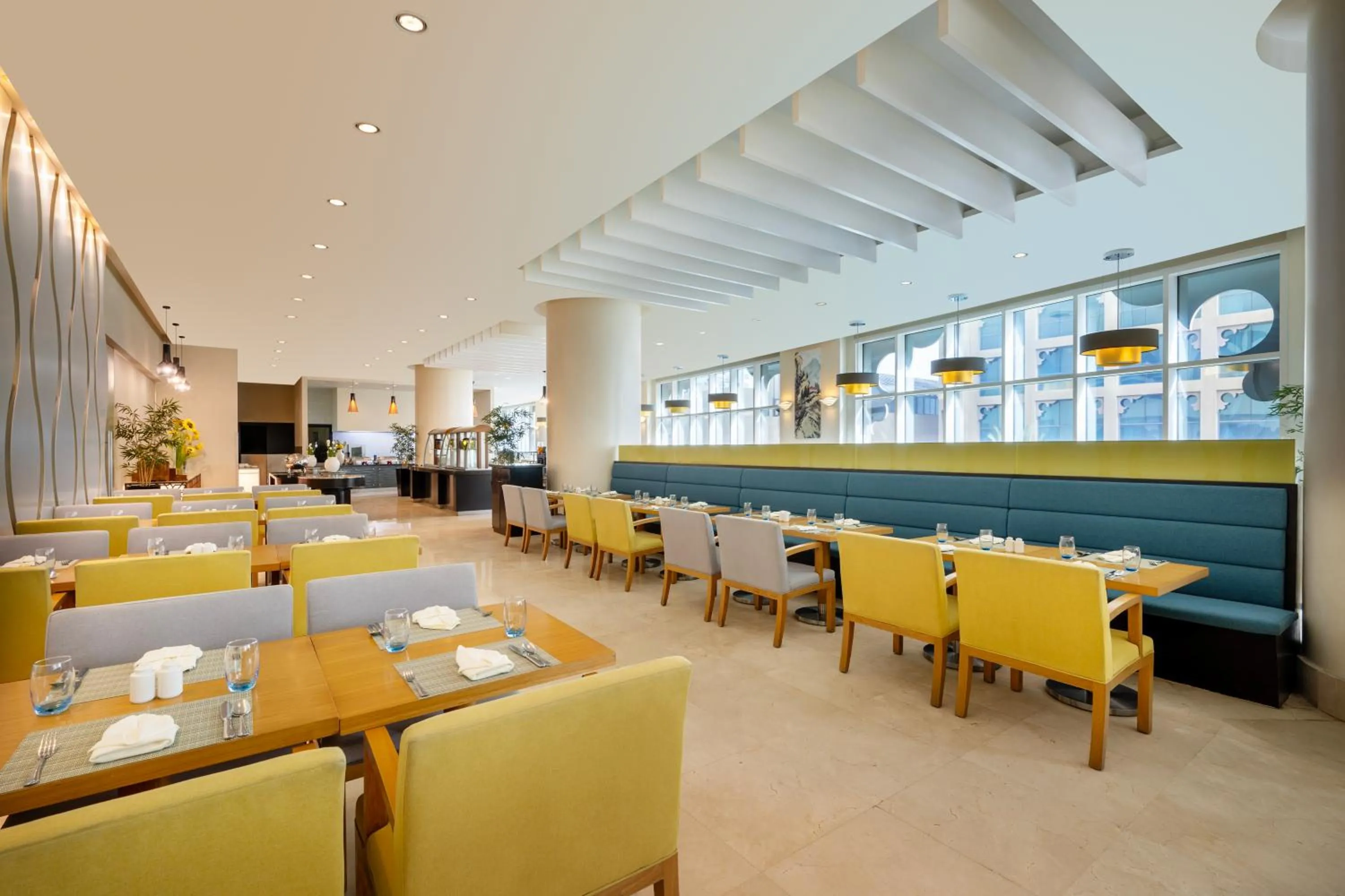 Restaurant/places to eat in Grand Millennium Al Wahda Executive Apartments