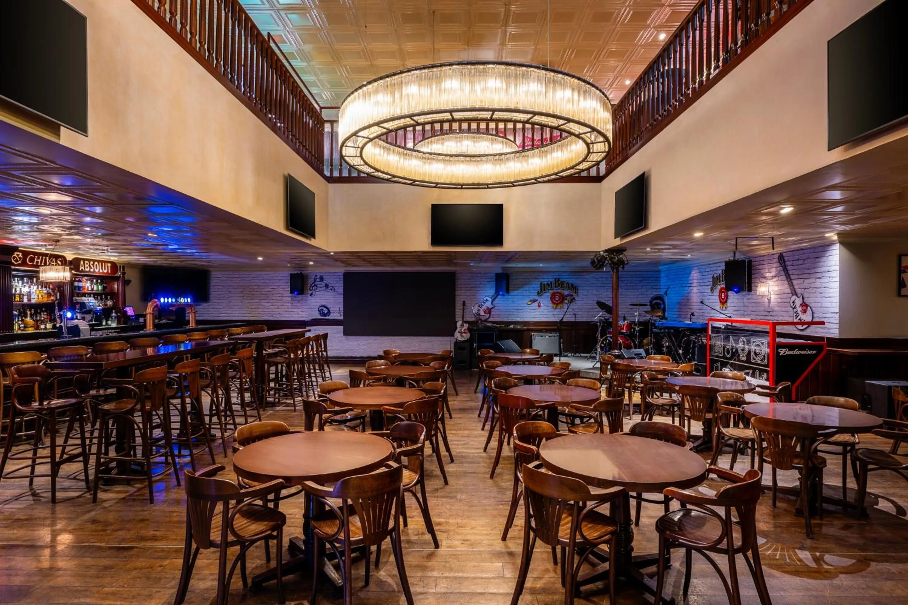 Restaurant/places to eat in Grand Millennium Al Wahda Executive Apartments