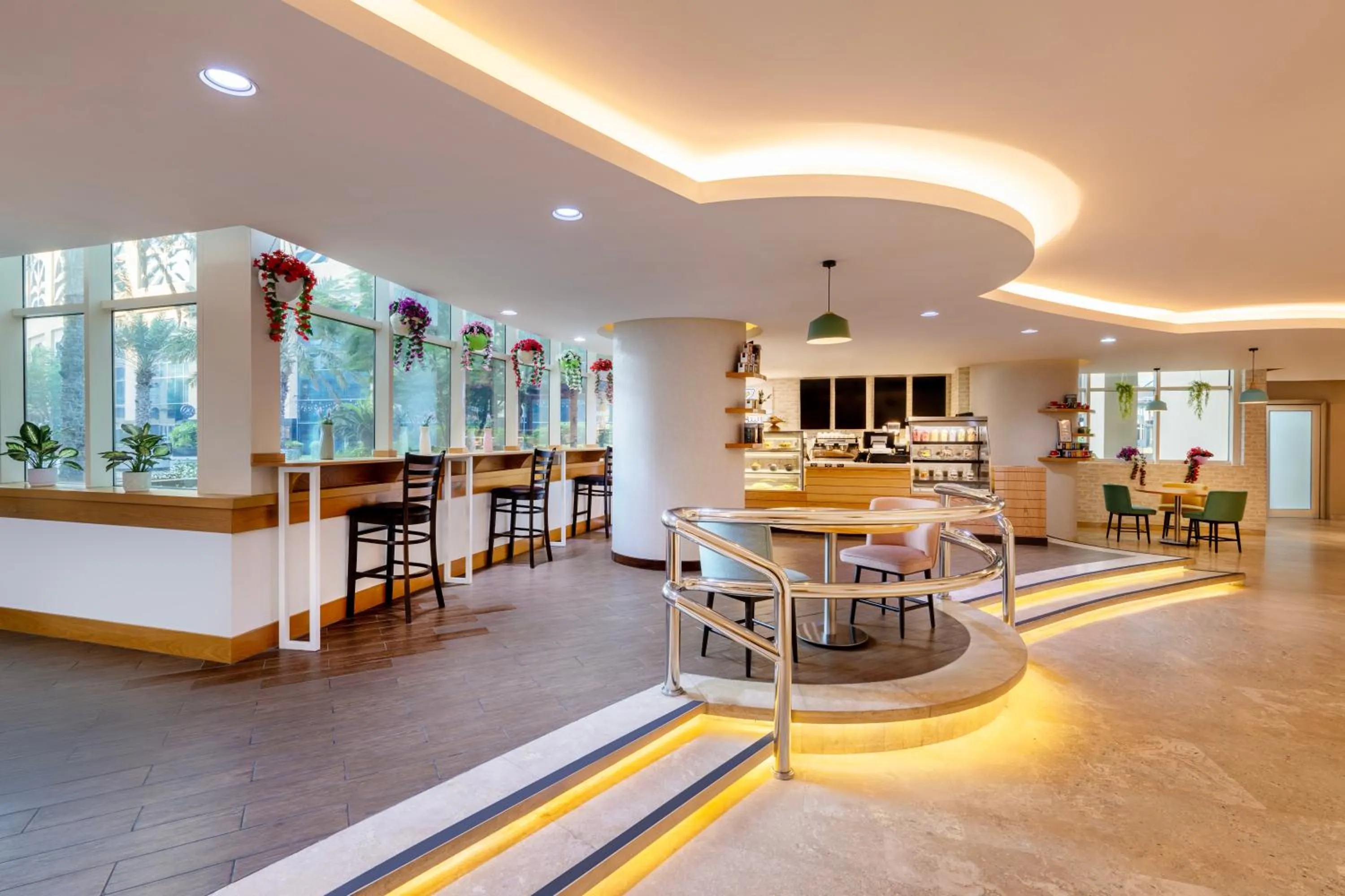 Restaurant/places to eat in Grand Millennium Al Wahda Executive Apartments