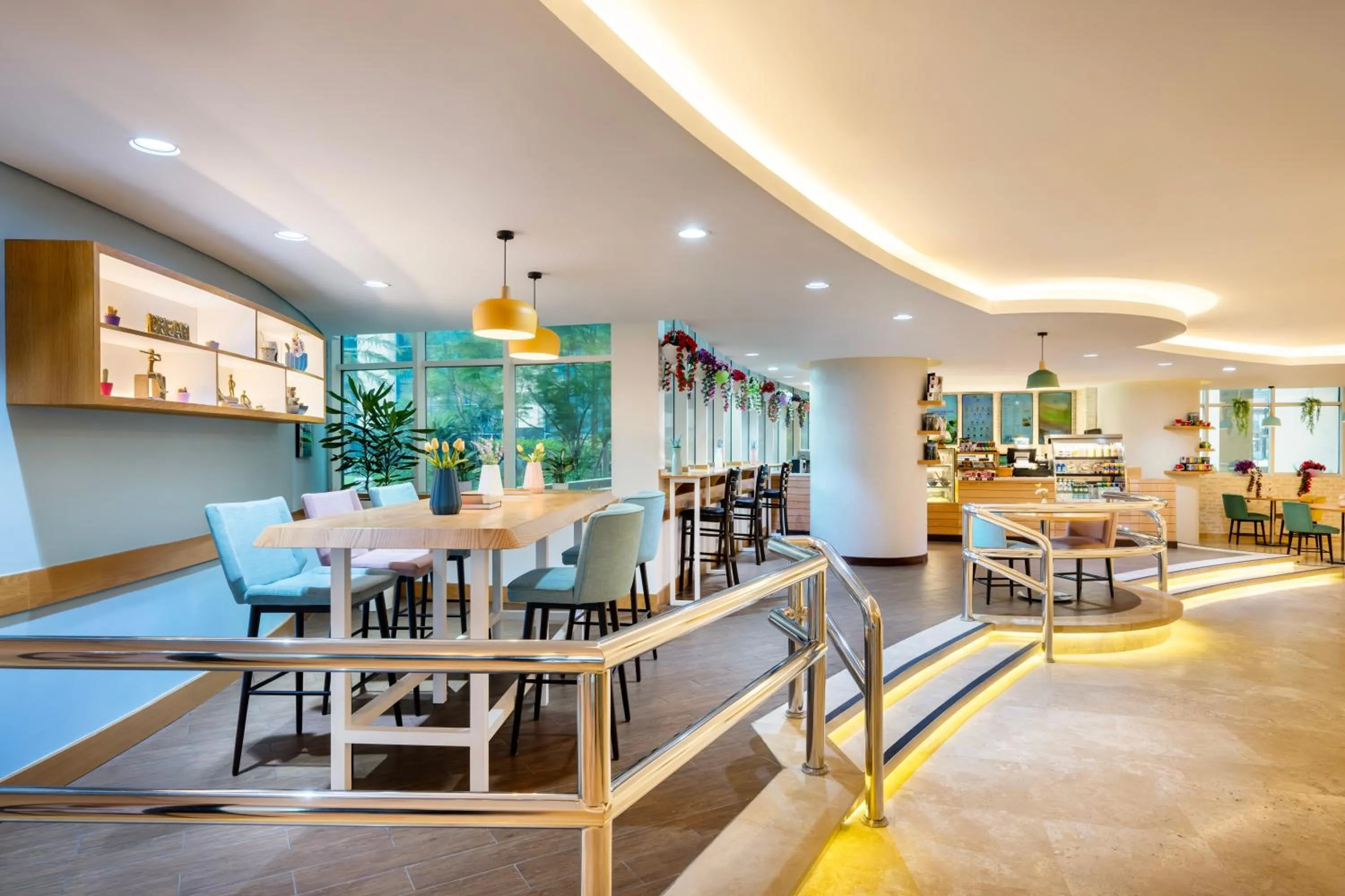 Restaurant/places to eat in Grand Millennium Al Wahda Executive Apartments