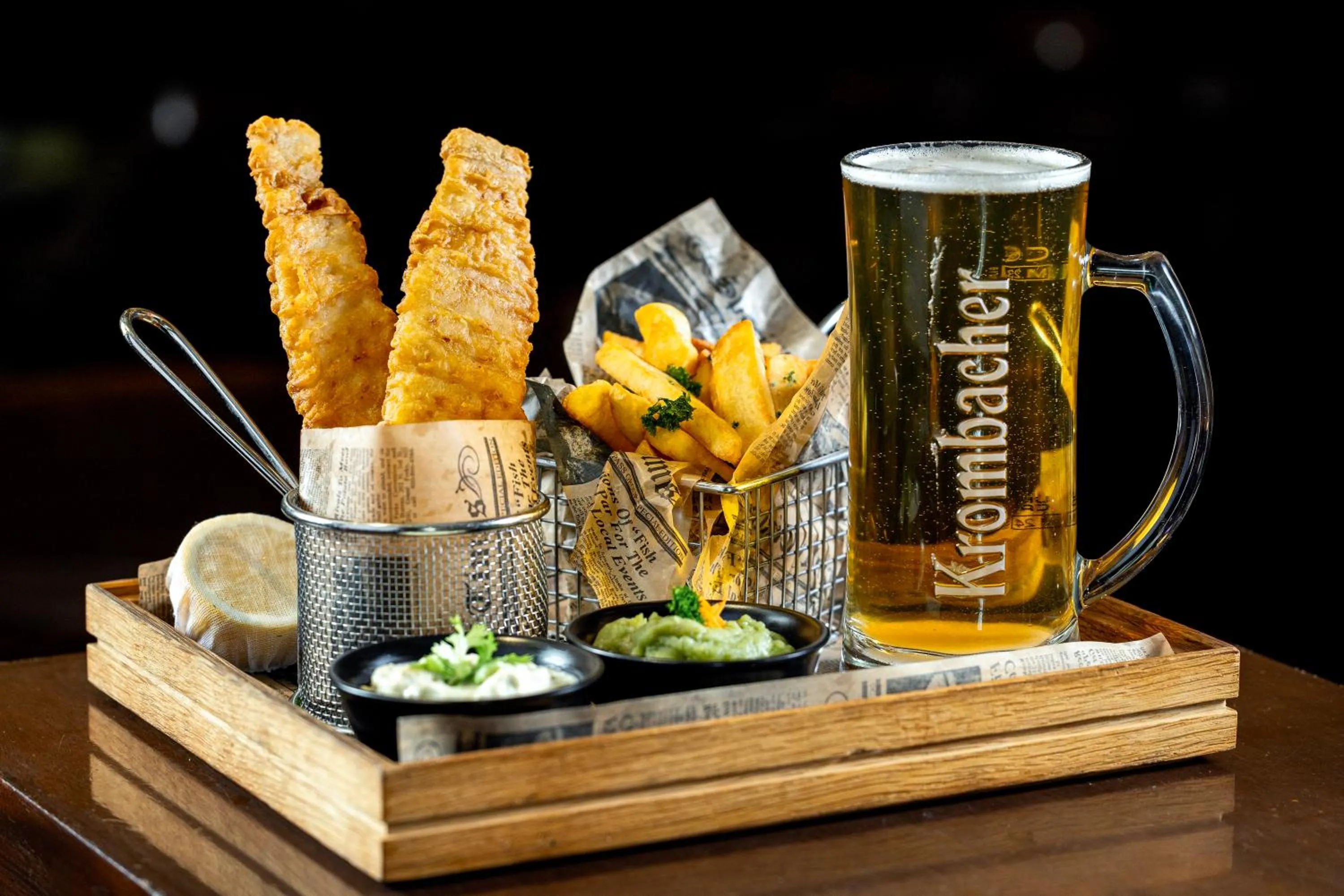 Restaurant/places to eat in Grand Millennium Al Wahda Executive Apartments