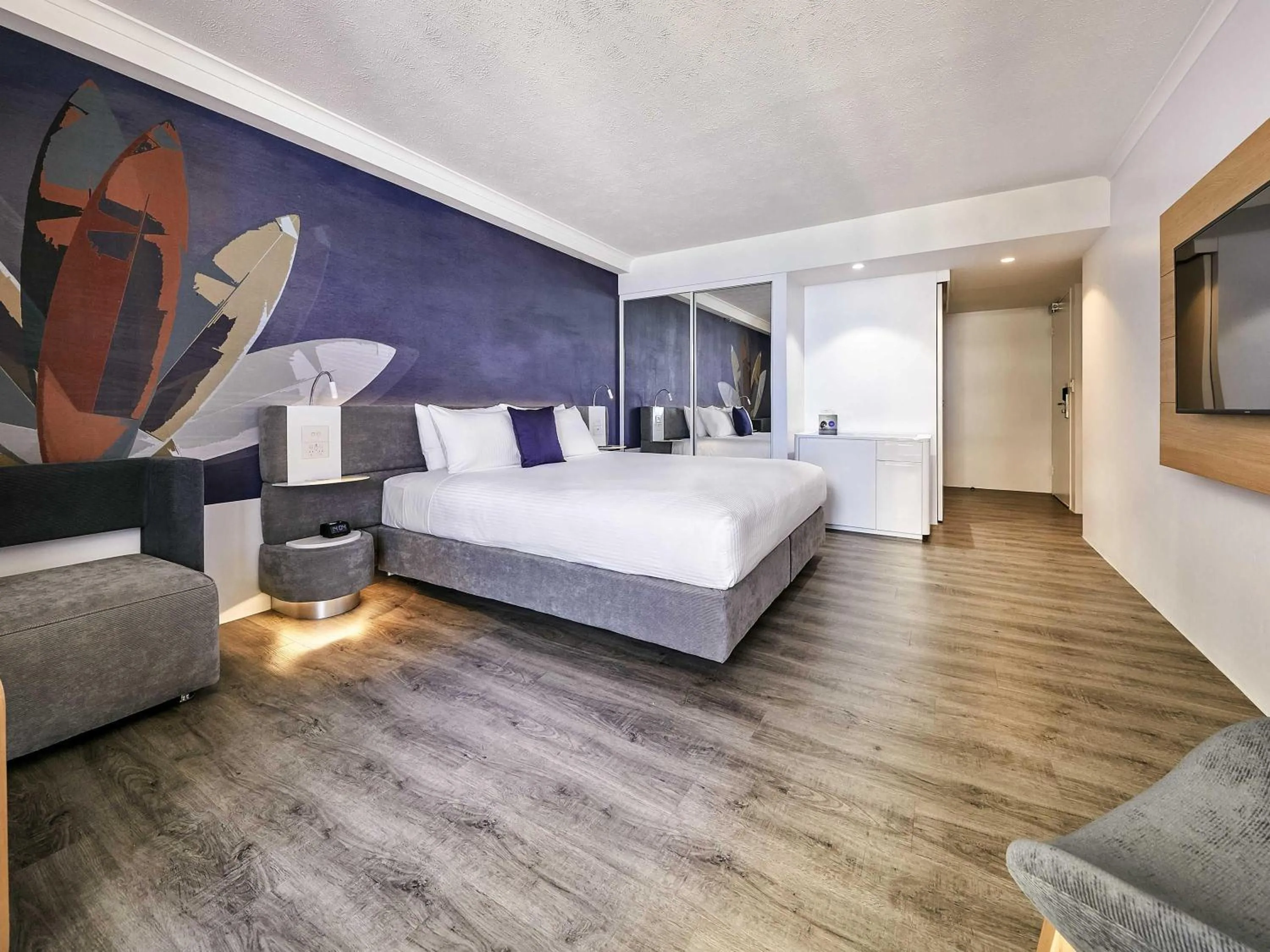 Bedroom, Bed in Novotel Surfers Paradise