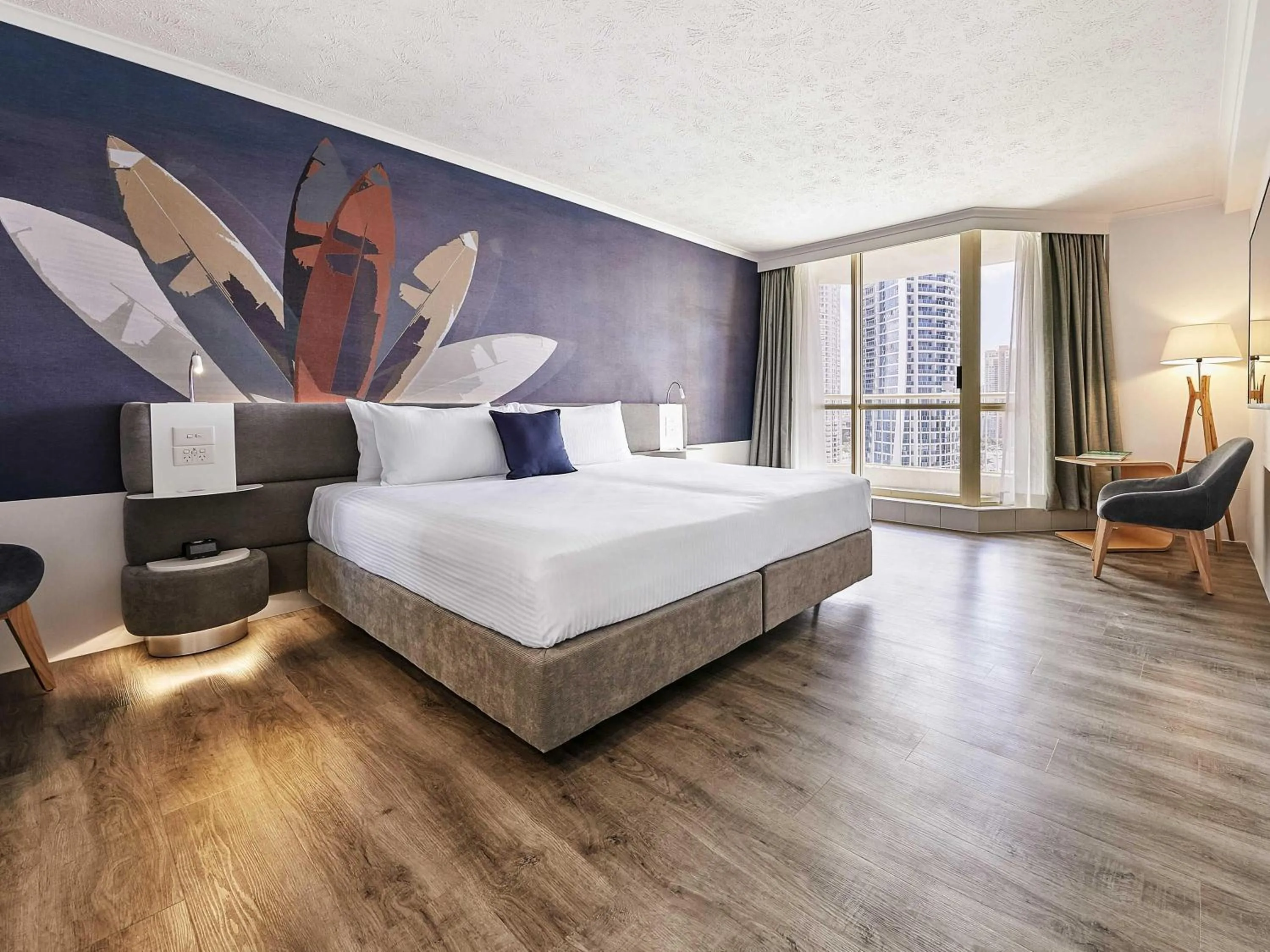 Bedroom, Bed in Novotel Surfers Paradise